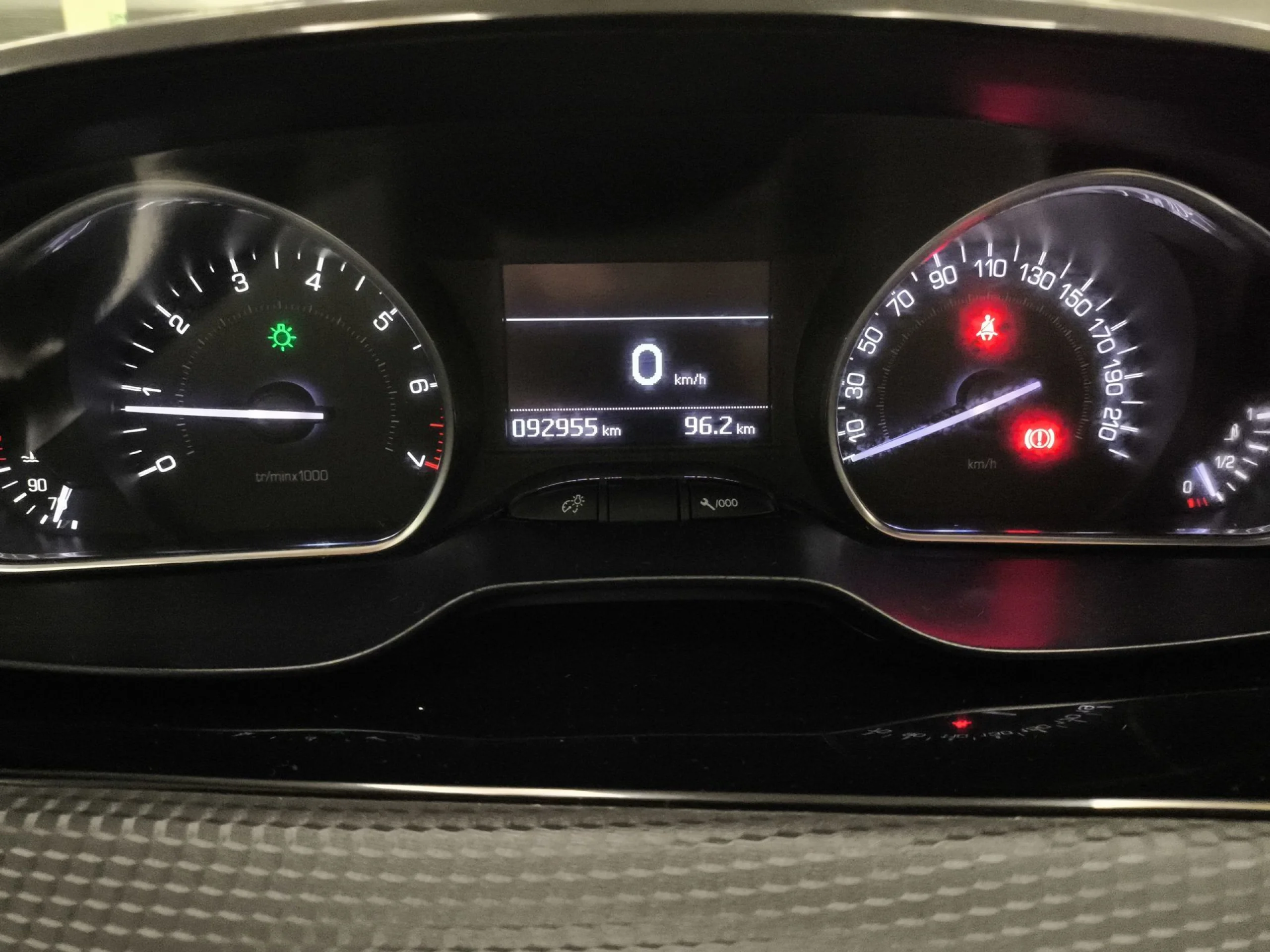 Peugeot 208 1.2L PureTech Allure  81 kW (110 CV) - Foto 12