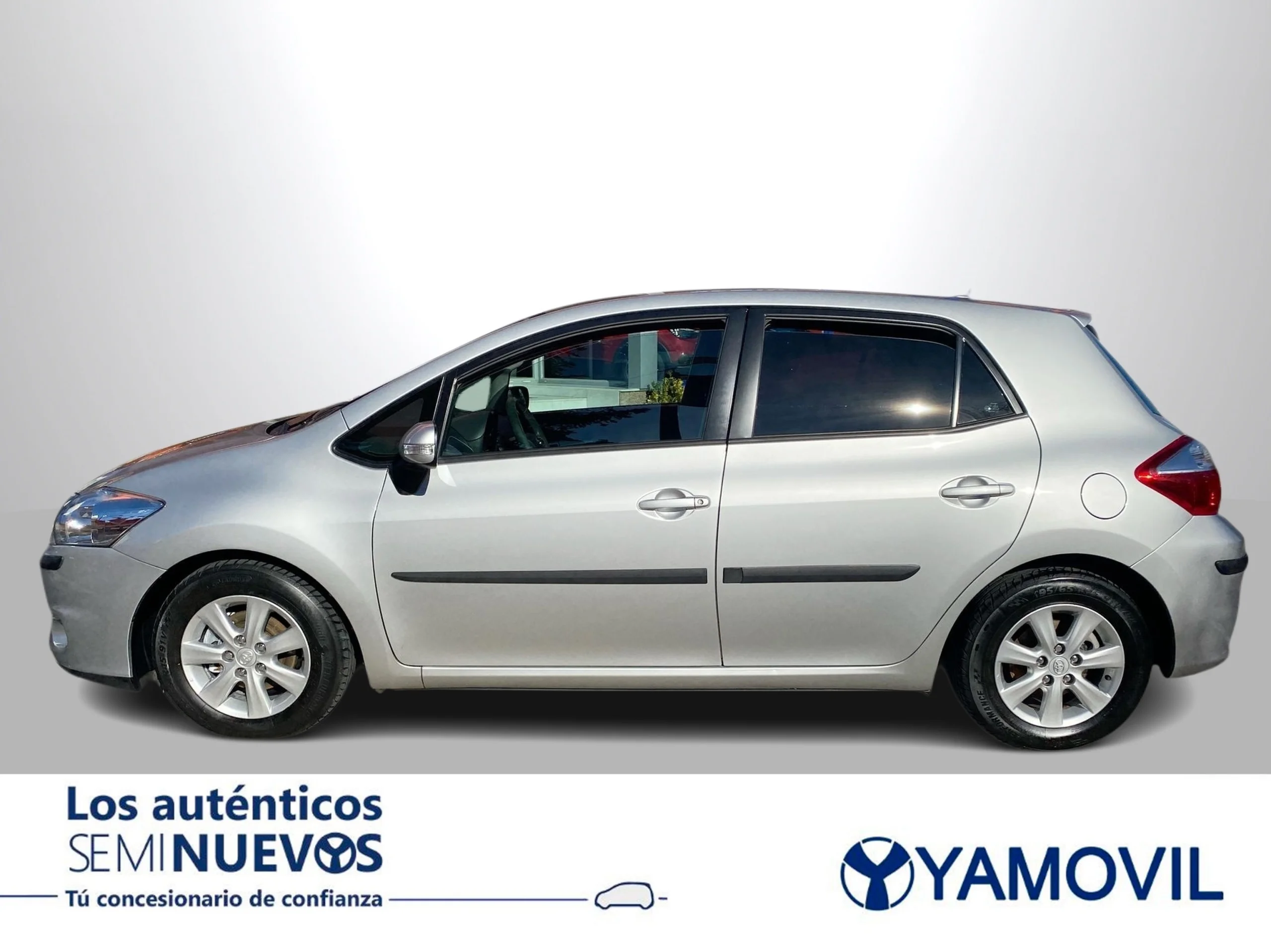 Toyota Auris 90D Active 66 kW (90 CV) - Foto 4