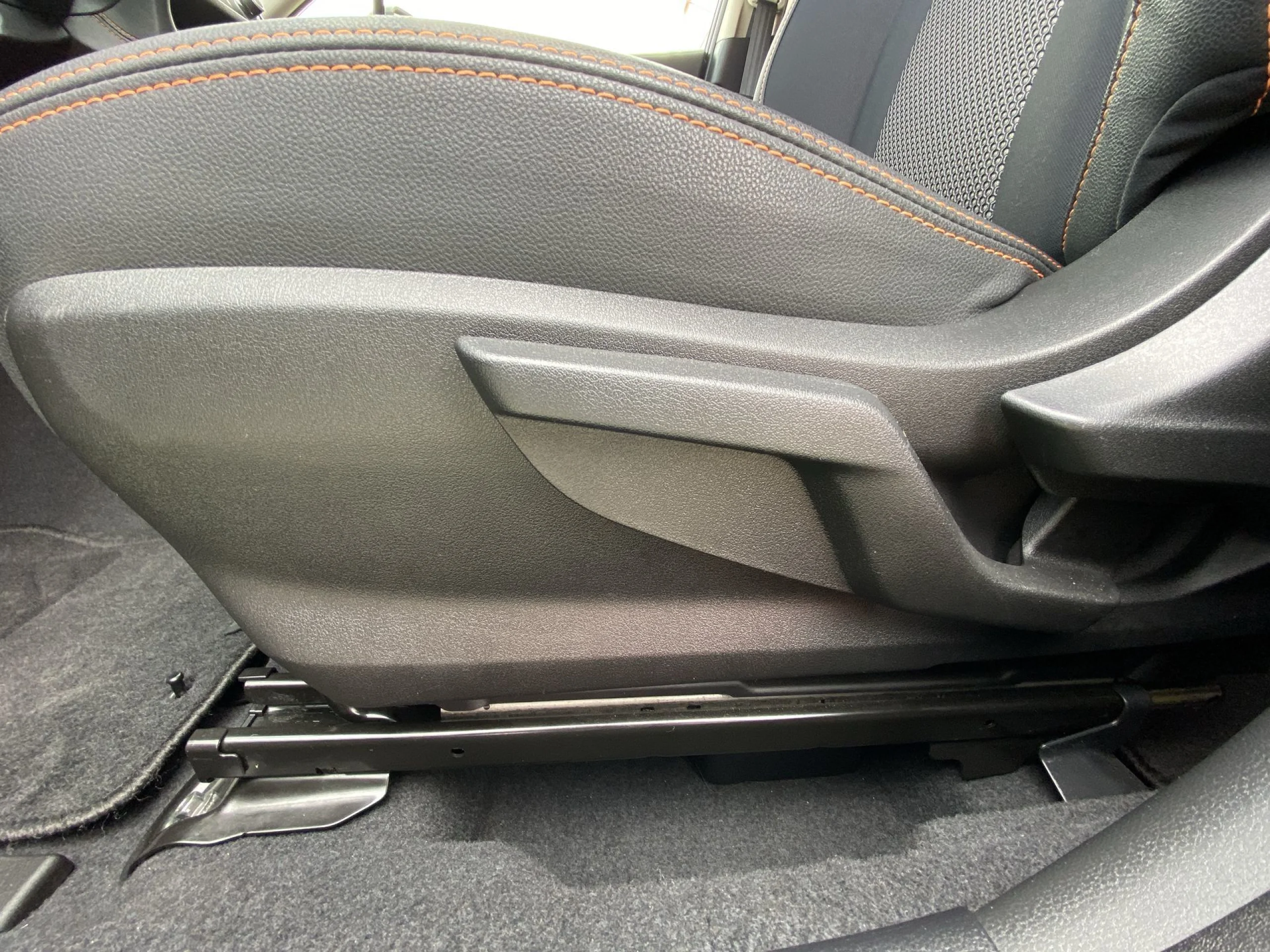 Subaru XV 2.0i Hybrid Executive Plus CVT 110 kW (150 CV) - Foto 9