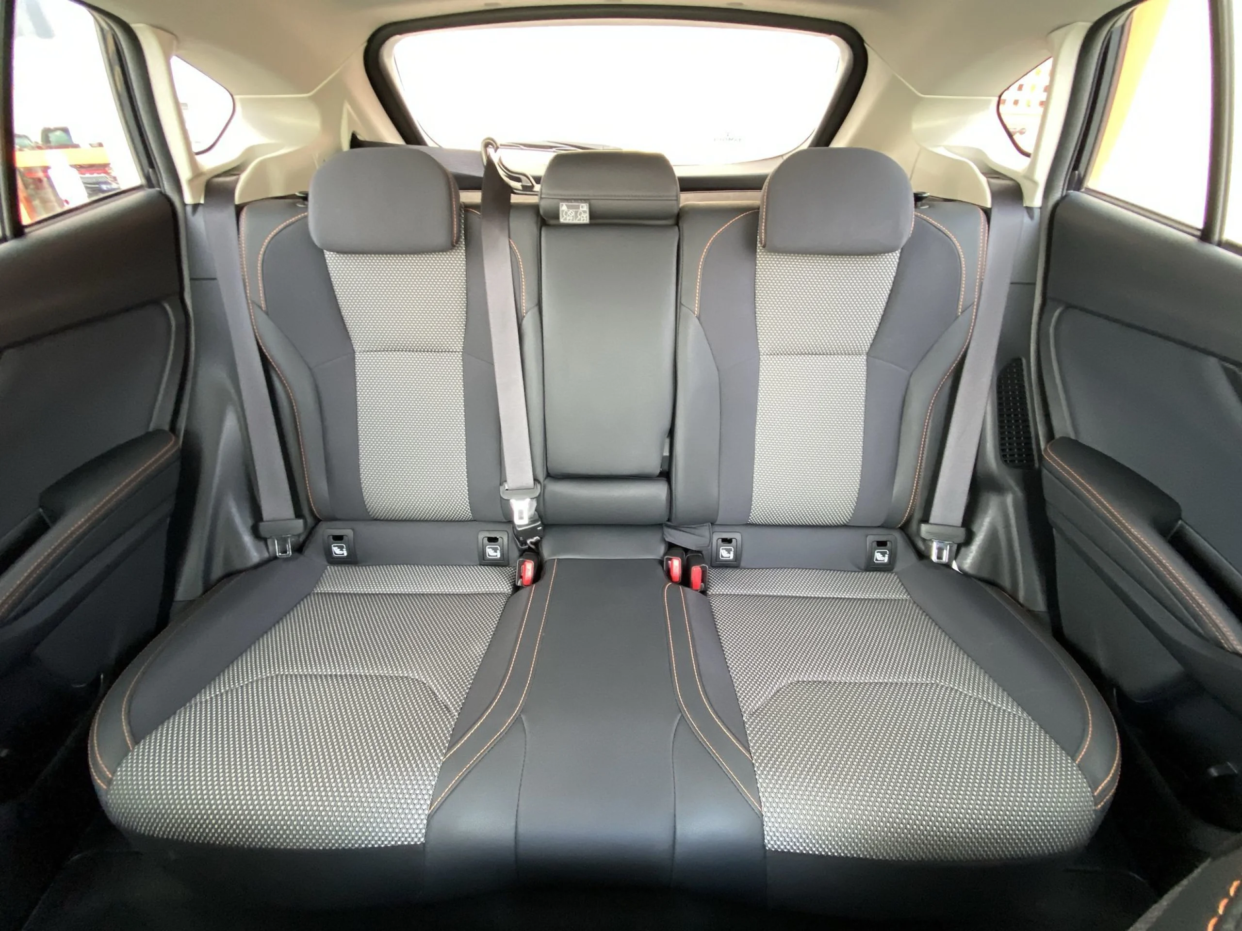 Subaru XV 2.0i Hybrid Executive Plus CVT 110 kW (150 CV) - Foto 19