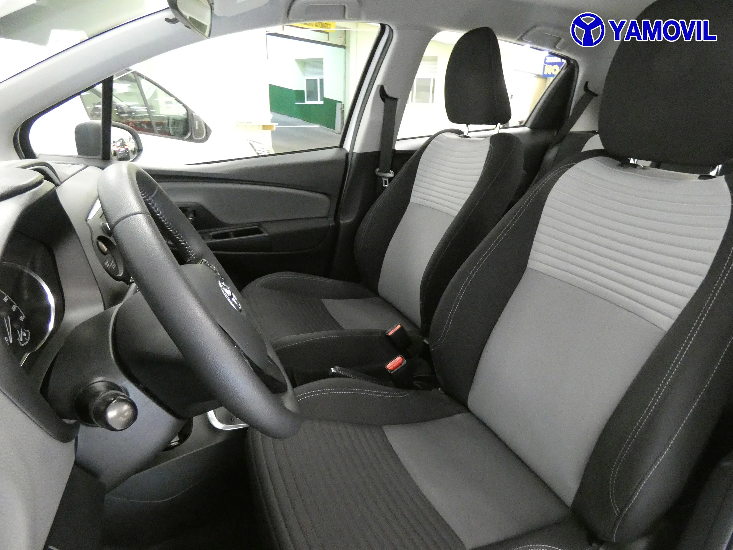 Toyota Yaris 1.5 HYBRID ACTIVE  - Foto 13