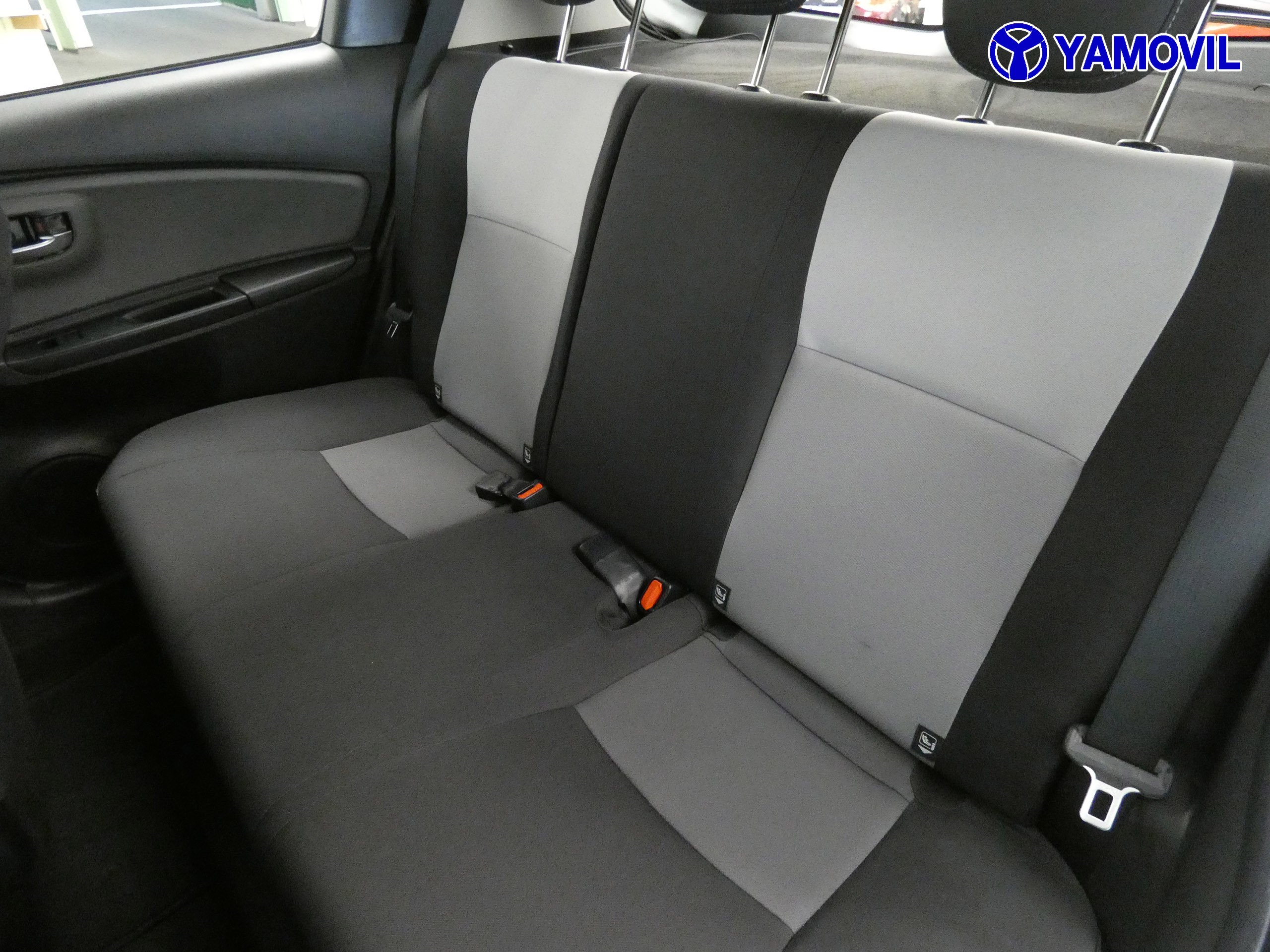 Toyota Yaris 1.5 HYBRID ACTIVE  - Foto 14