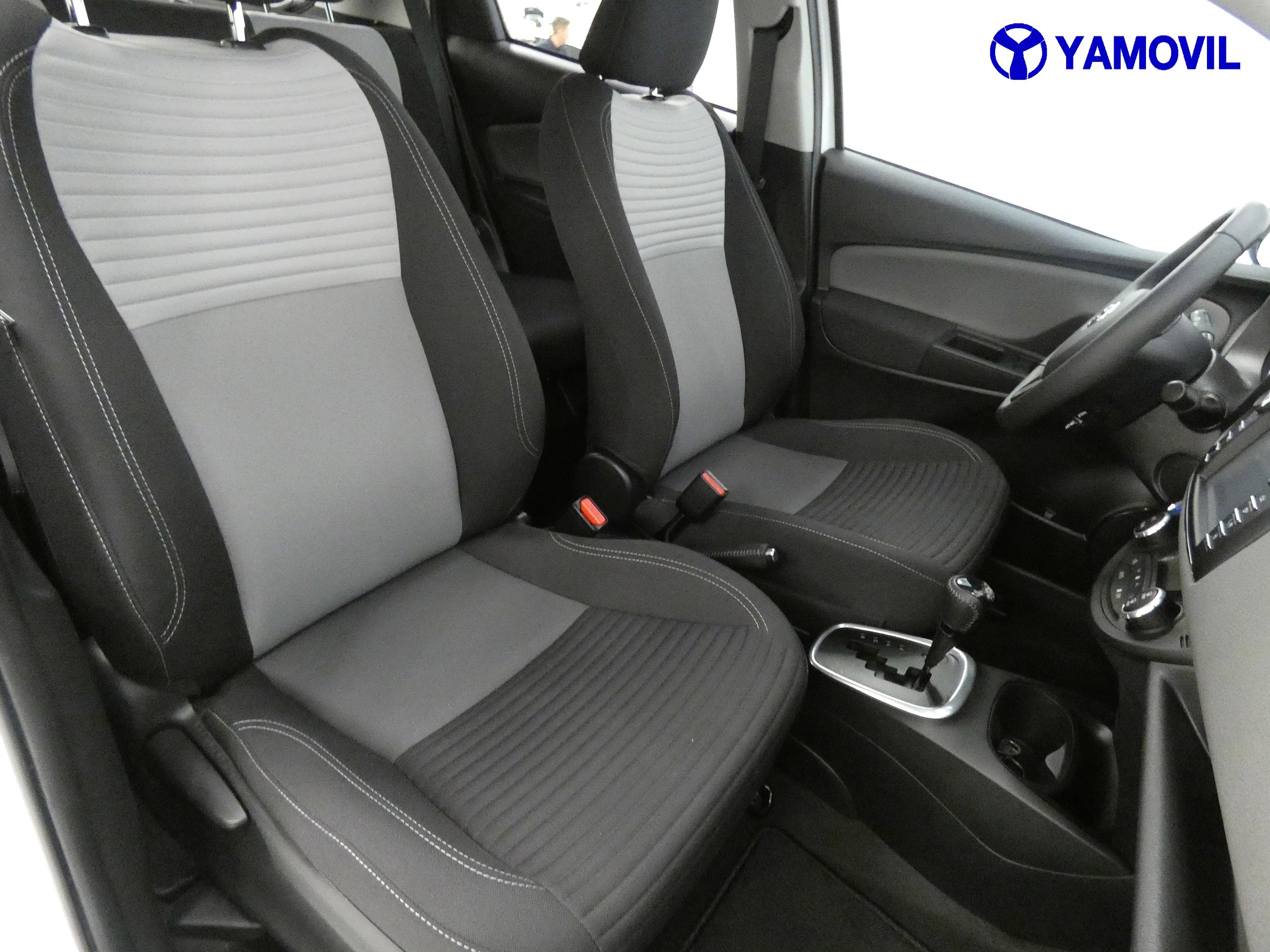 Toyota Yaris 1.5 HYBRID ACTIVE  - Foto 15