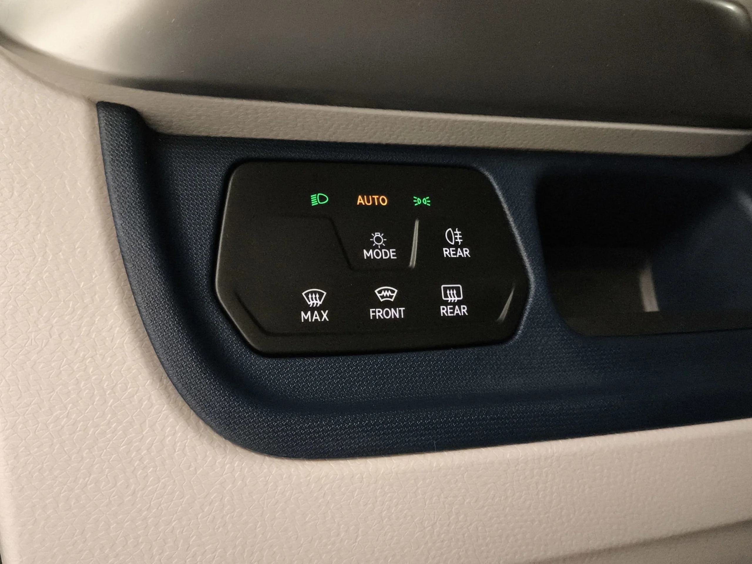 Volkswagen ID. BUZZ Pro 150 kW (204 CV) - Foto 12