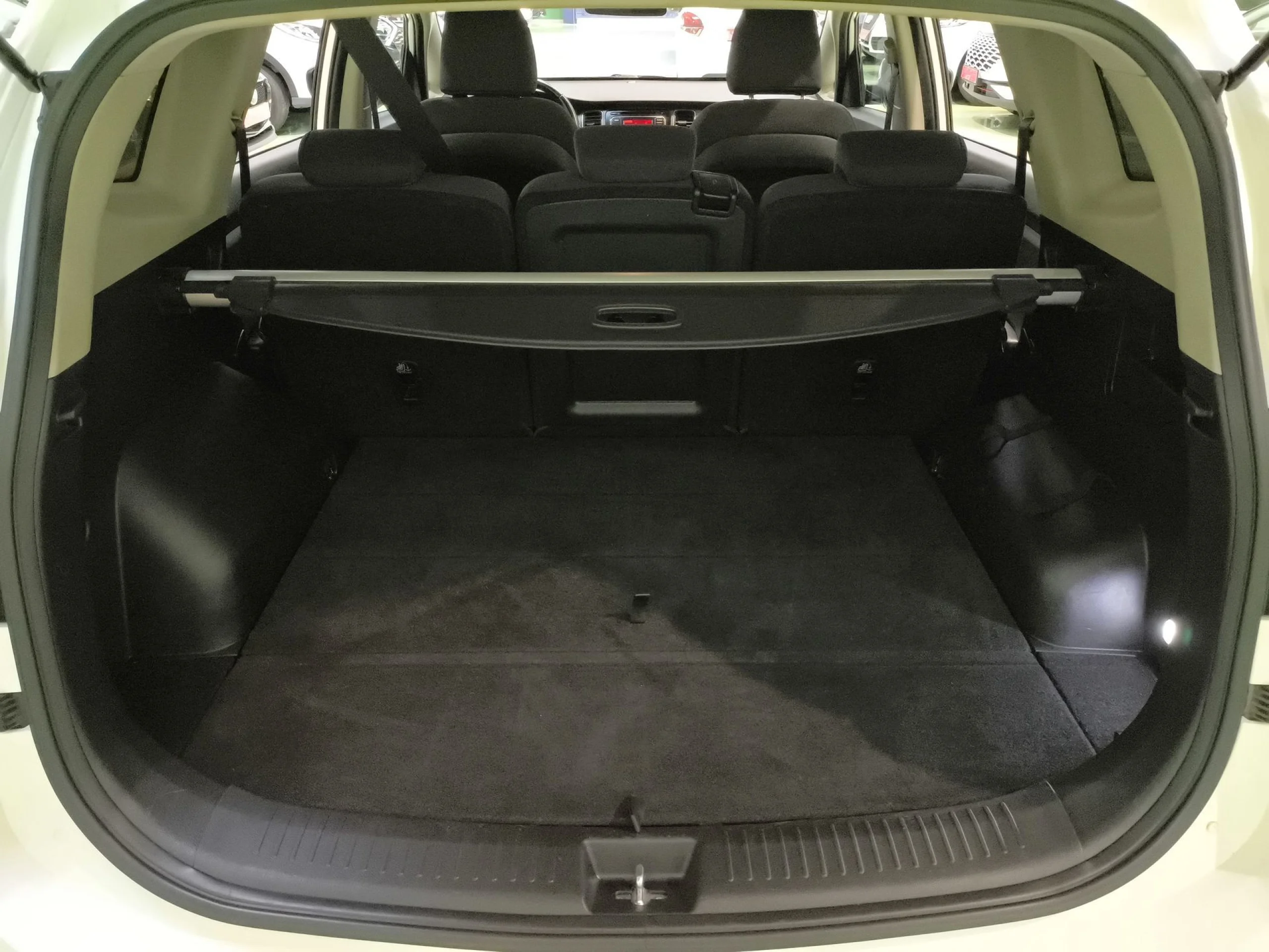 Kia Carens 1.6 GDi Concept 99 kW (135 CV) - Foto 21
