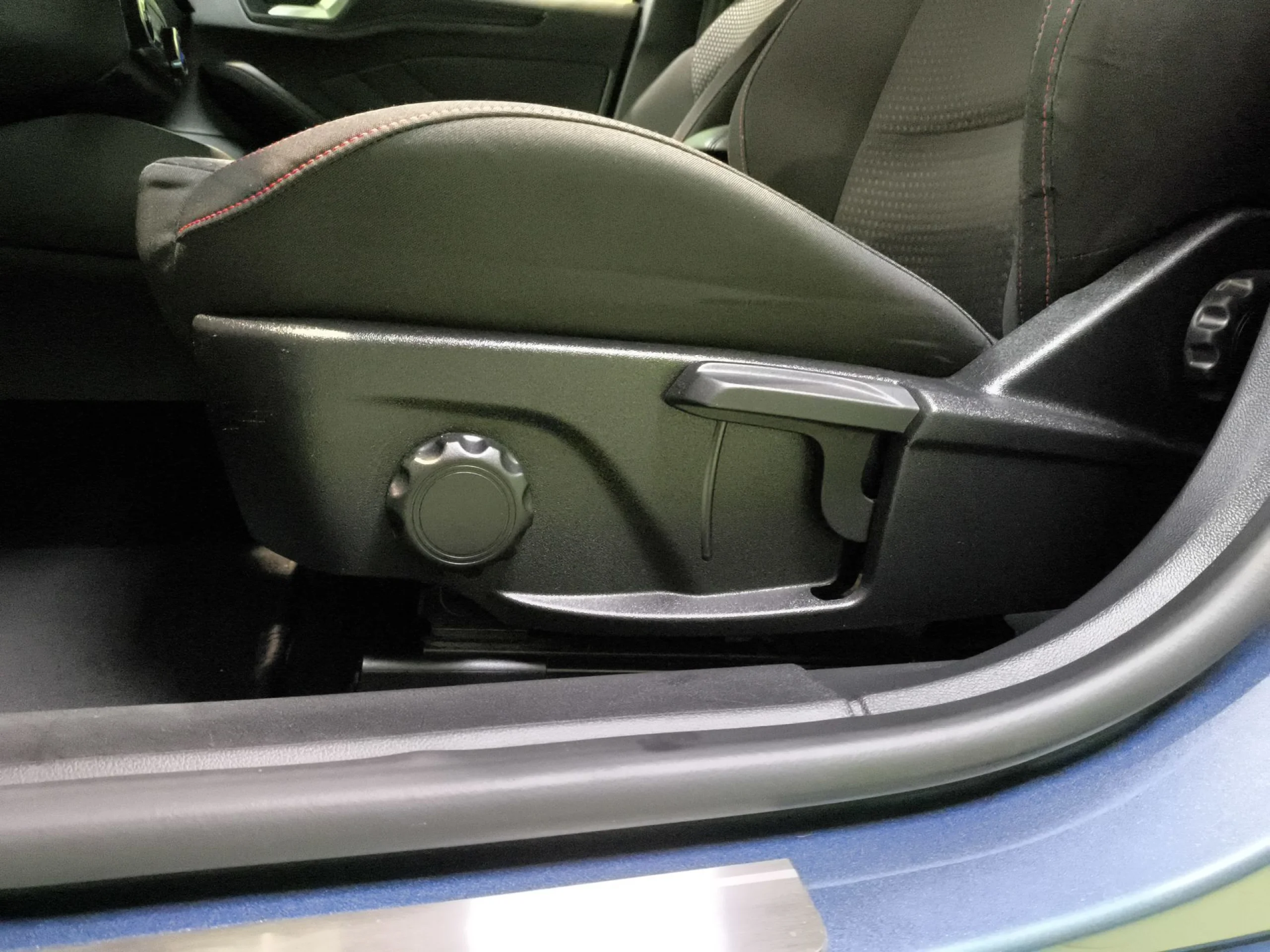 Ford Focus 1.0 Ecoboost SANDS ST-Line Auto 92 kW (125 CV) - Foto 9