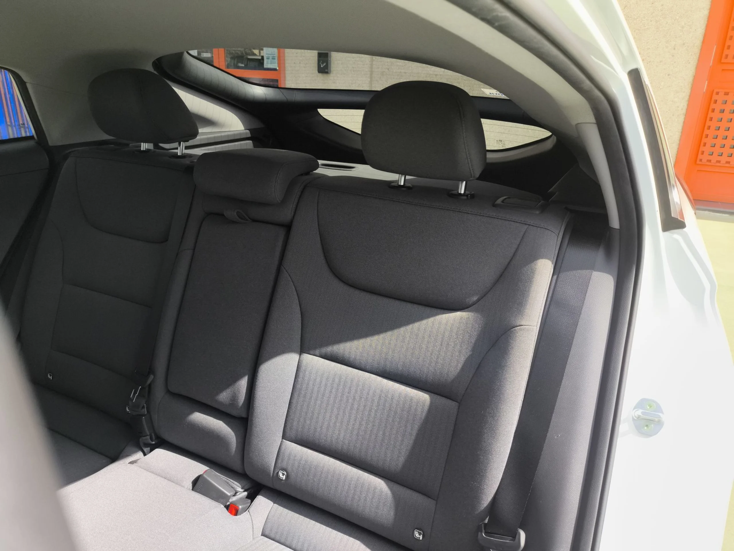 Hyundai IONIQ 1.6 GDI HEV Tecno DCT 104 kW (141 CV) - Foto 19