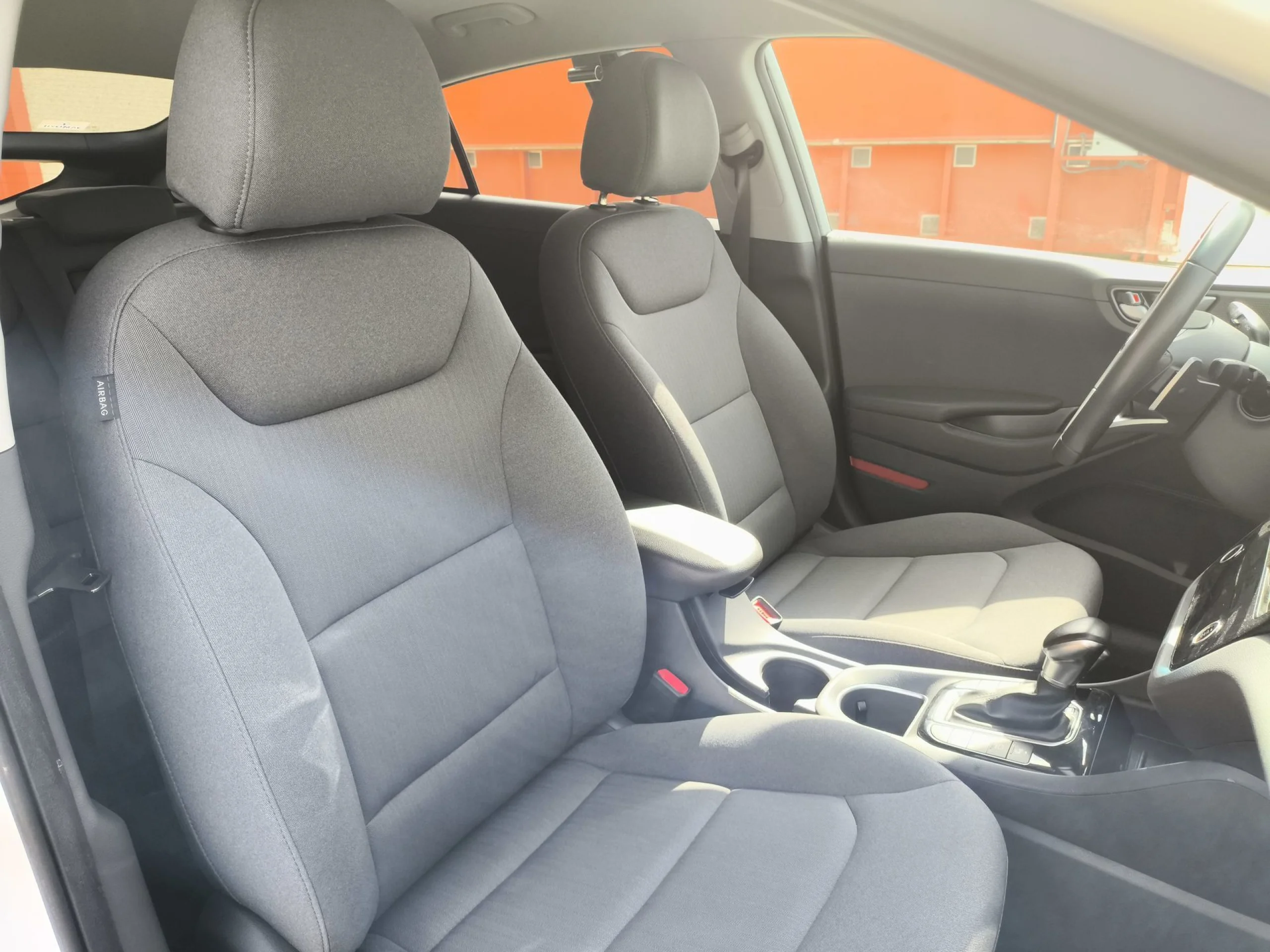 Hyundai IONIQ 1.6 GDI HEV Tecno DCT 104 kW (141 CV) - Foto 22