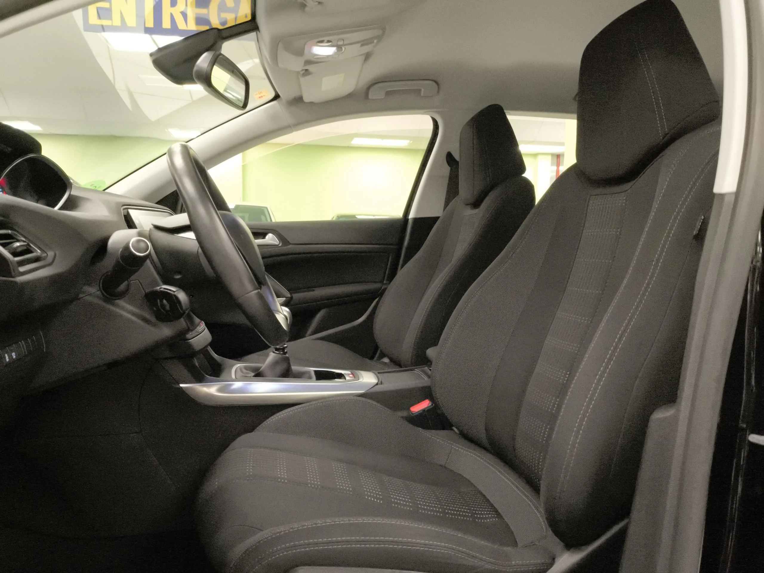 Peugeot 308 PureTech 130 SANDS Allure 96 kW (130 CV) - Foto 8