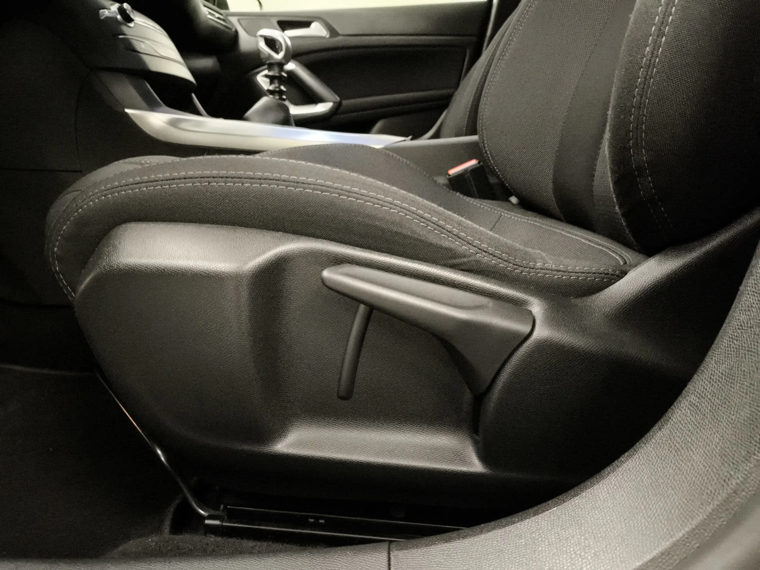 Peugeot 308 PureTech 130 SANDS Allure 96 kW (130 CV) - Foto 9