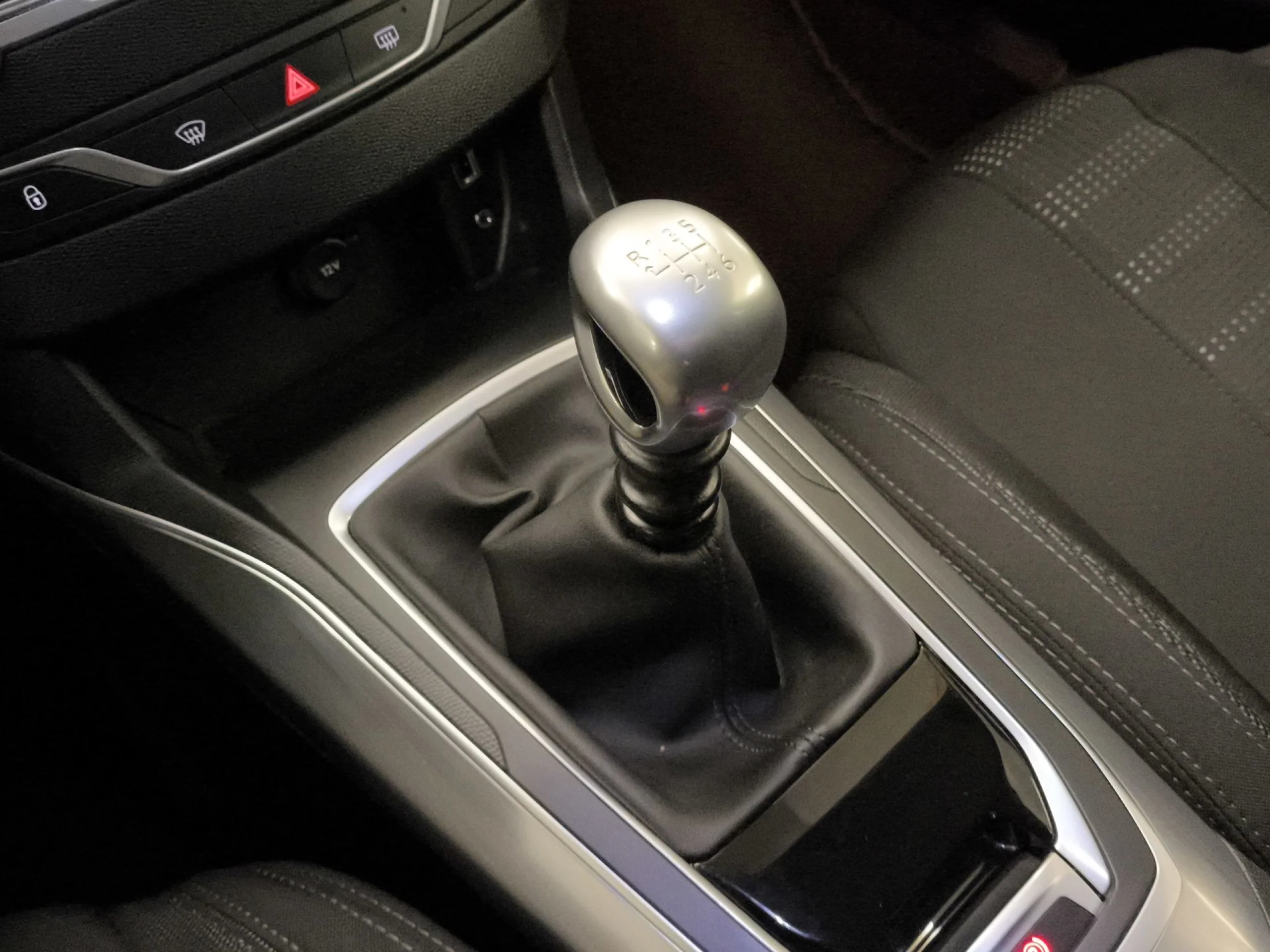 Peugeot 308 PureTech 130 SANDS Allure 96 kW (130 CV) - Foto 16