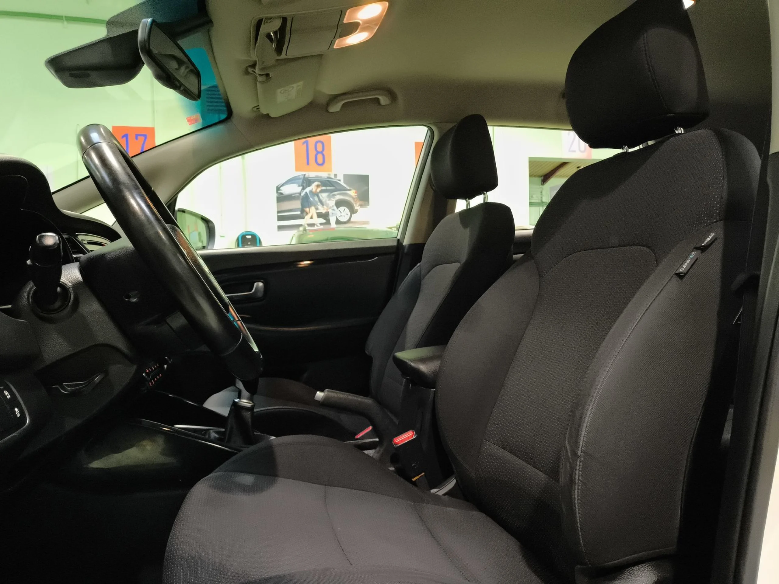 Kia Carens 1.6 GDi UEFA Euro 2016 Eco-Dynamics 99 kW (135 CV) - Foto 8