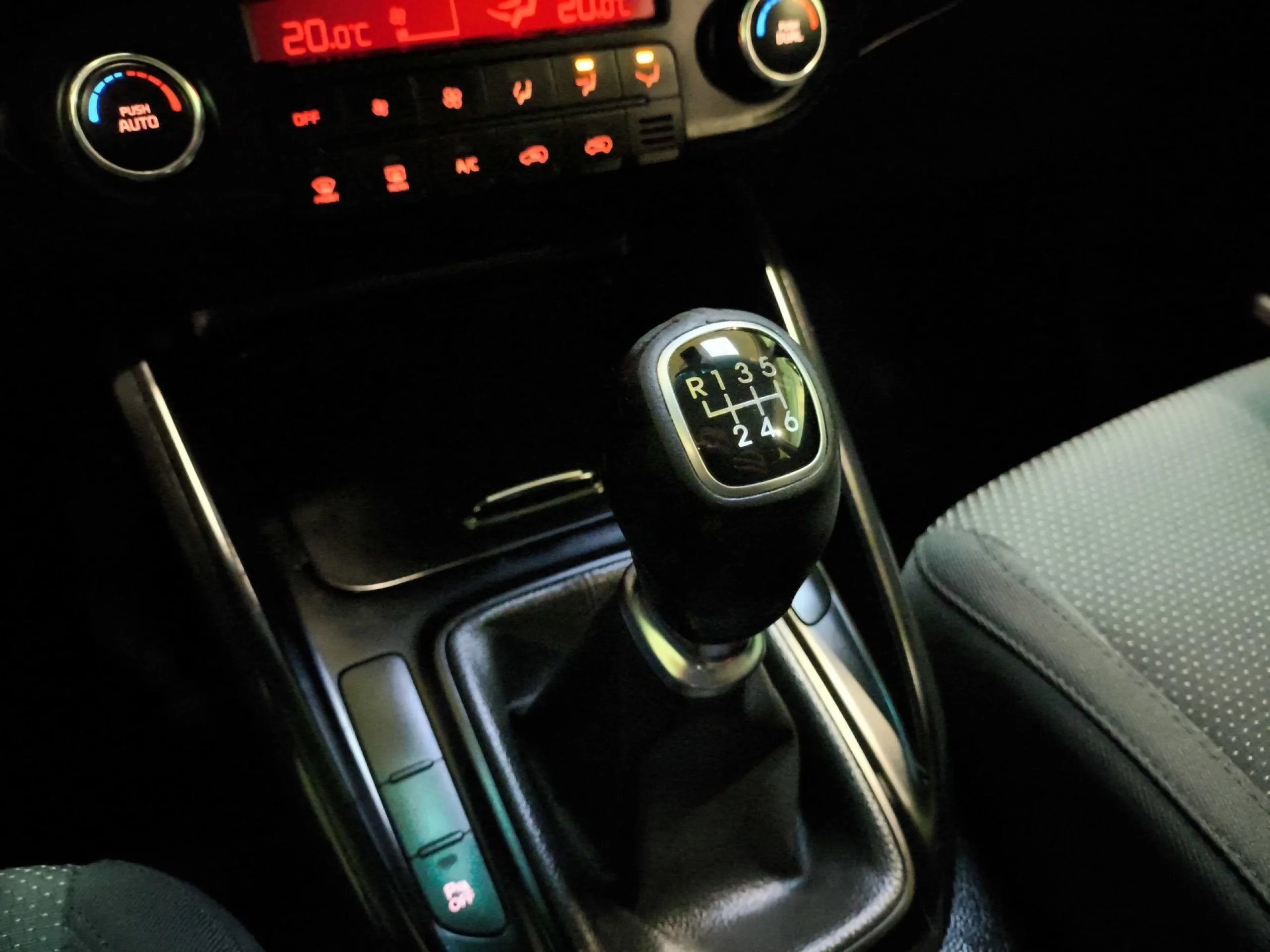 Kia Carens 1.6 GDi UEFA Euro 2016 Eco-Dynamics 99 kW (135 CV) - Foto 18