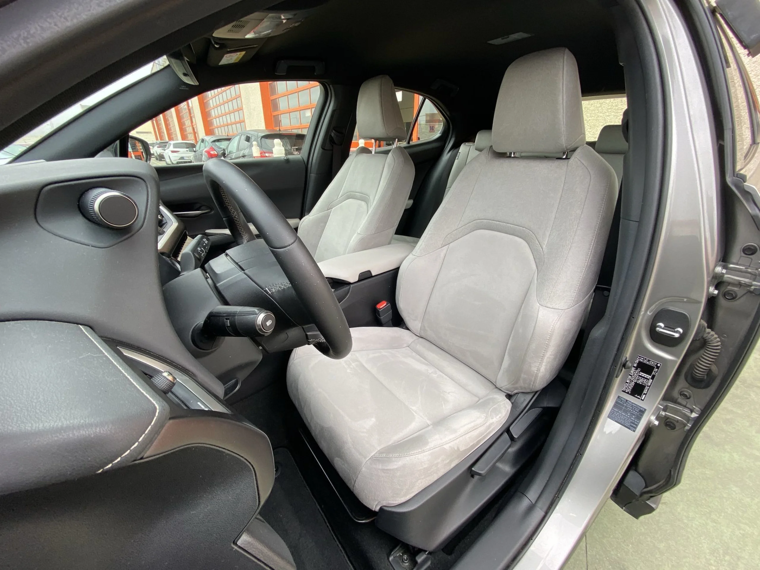 Lexus Ux 250h Business 2WD 135 kW (184 CV) - Foto 8