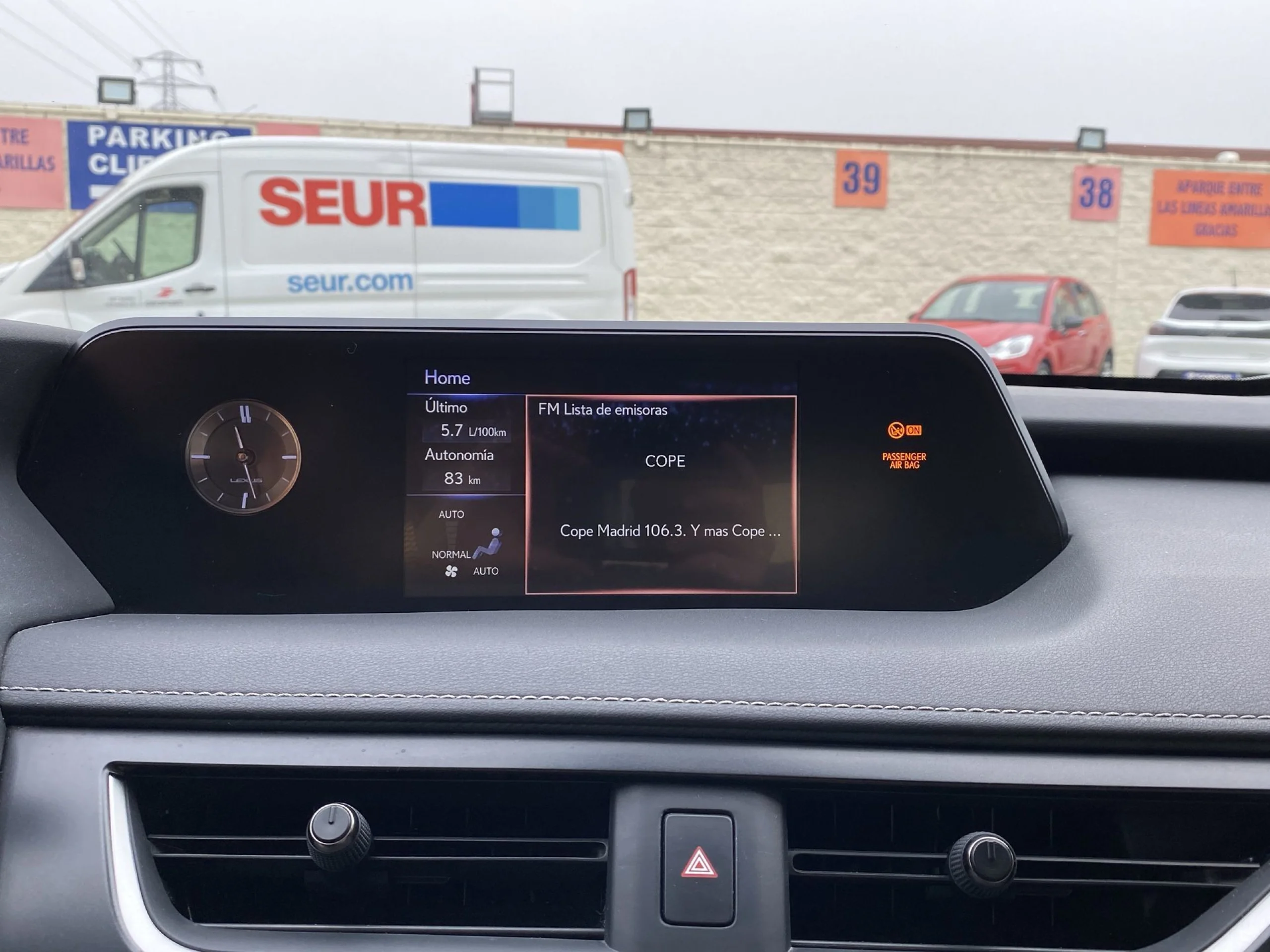 Lexus Ux 250h Business 2WD 135 kW (184 CV) - Foto 13