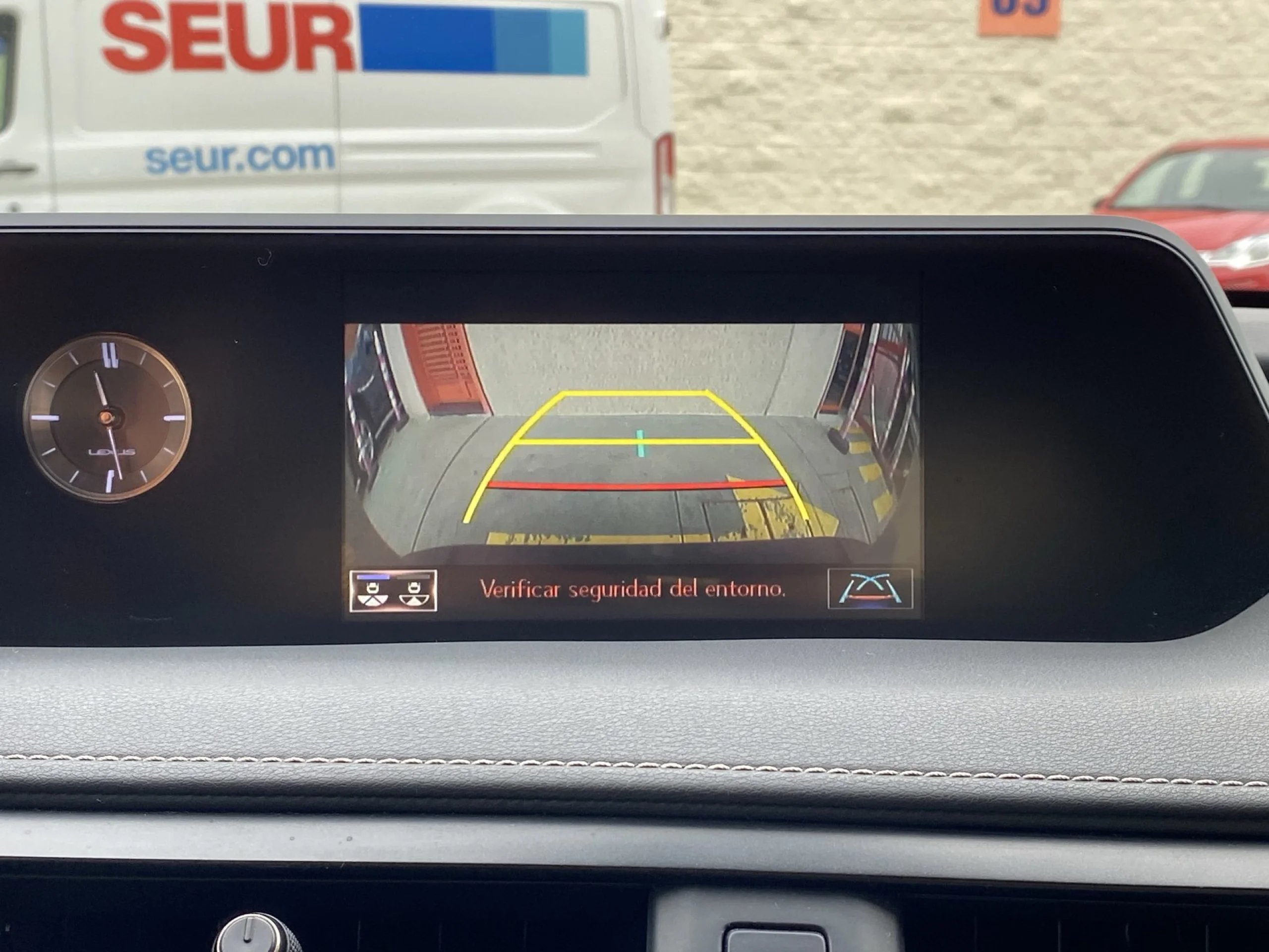 Lexus Ux 250h Business 2WD 135 kW (184 CV) - Foto 14