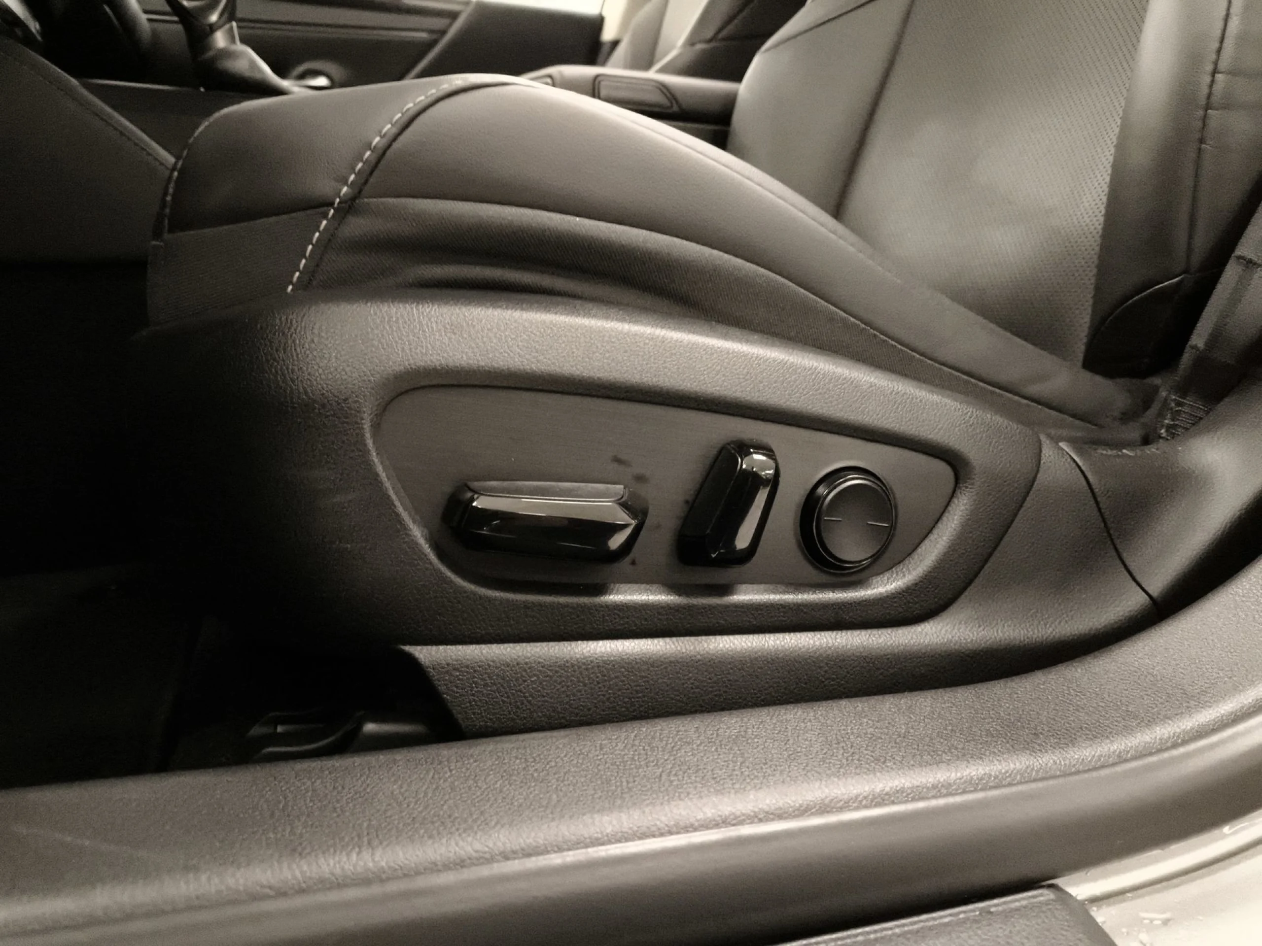 Lexus ES 300h Business 160 kW (218 CV) - Foto 9