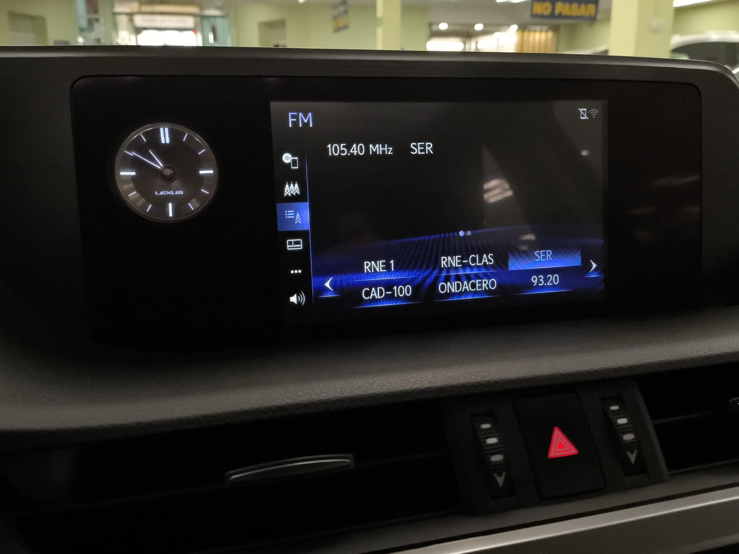 Lexus ES 300h Business 160 kW (218 CV) - Foto 13