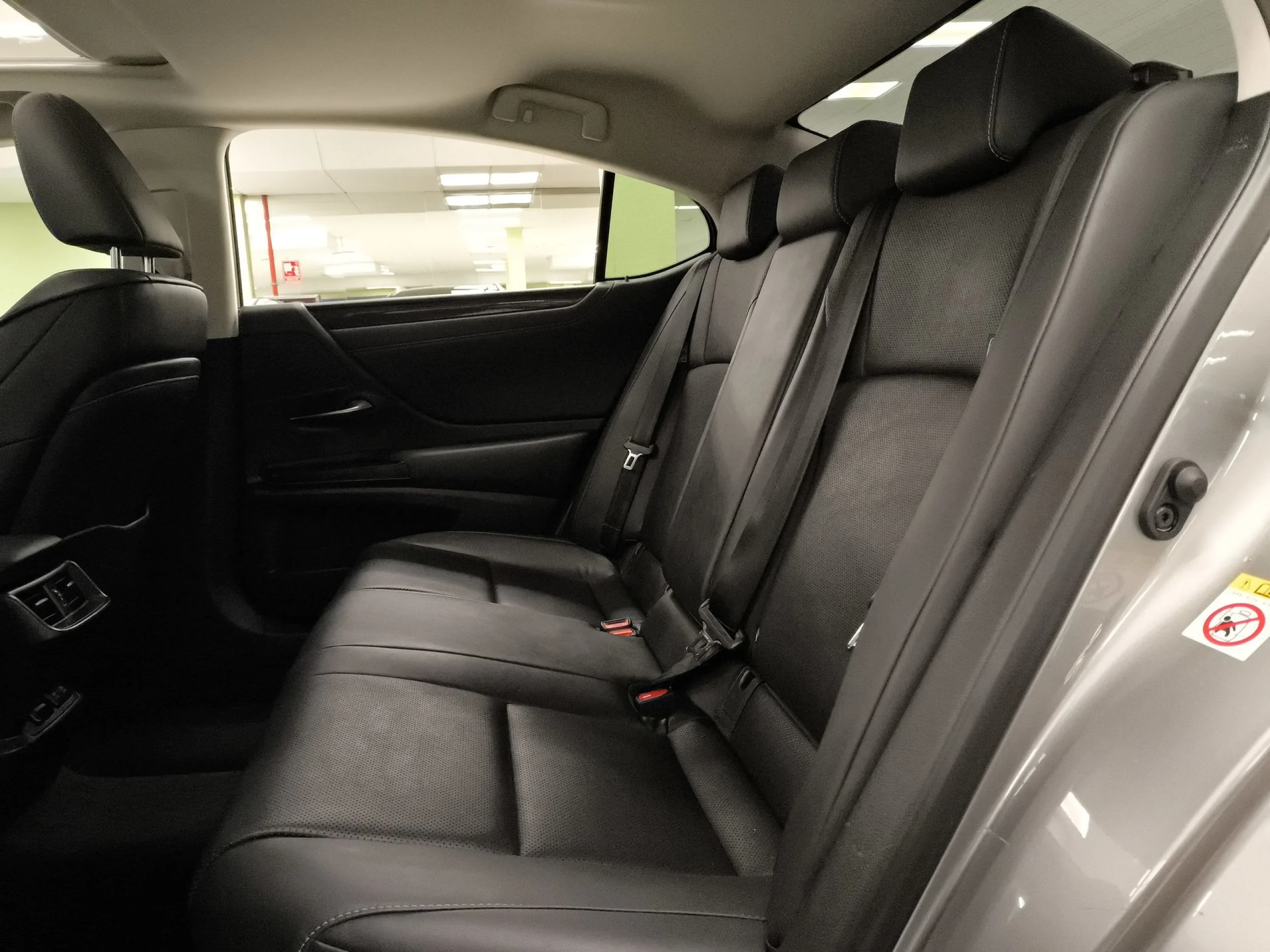 Lexus ES 300h Business 160 kW (218 CV) - Foto 20