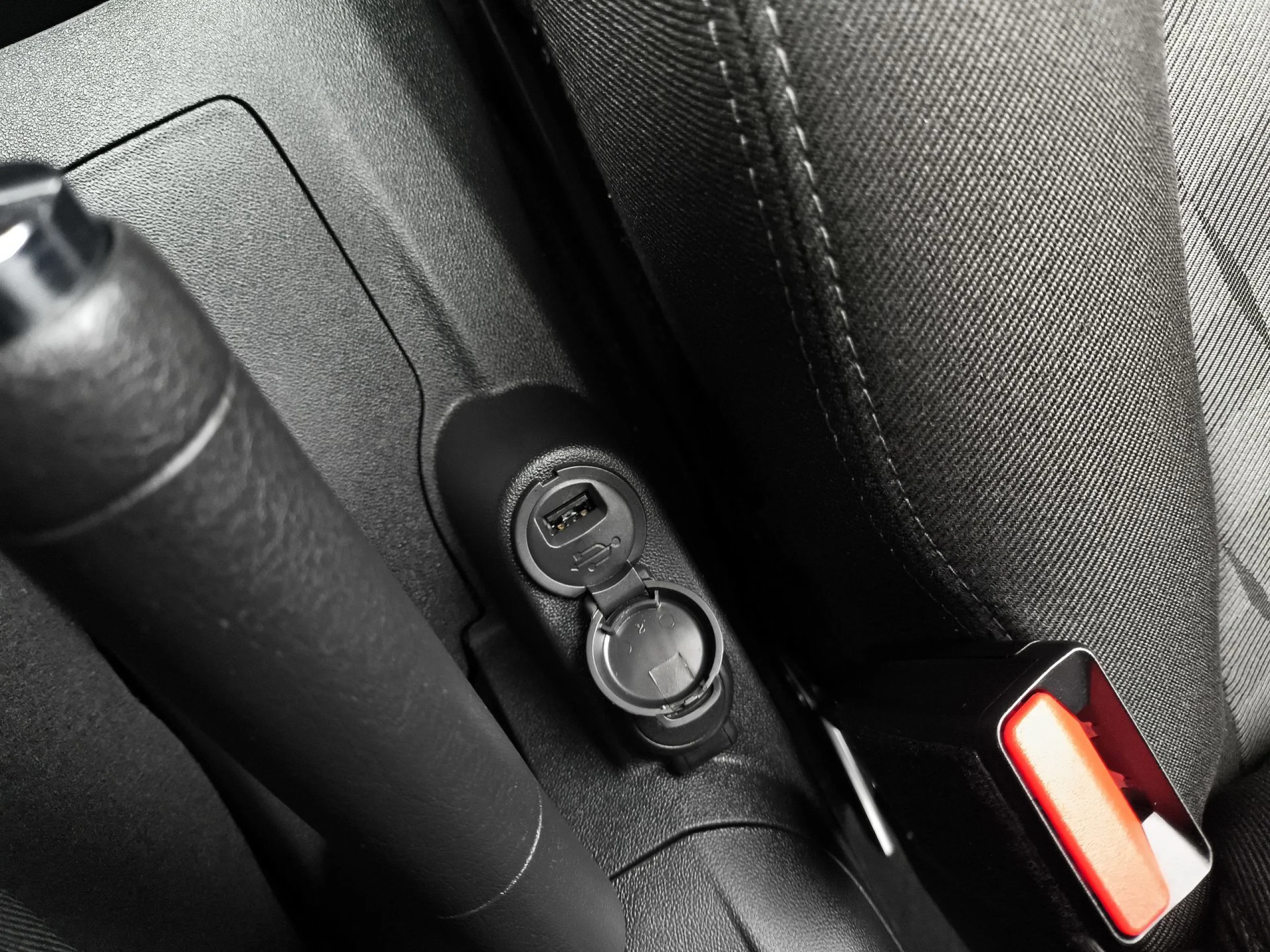 Citroen C-Elysee PureTech 82 Shine 60 kW (82 CV) - Foto 20