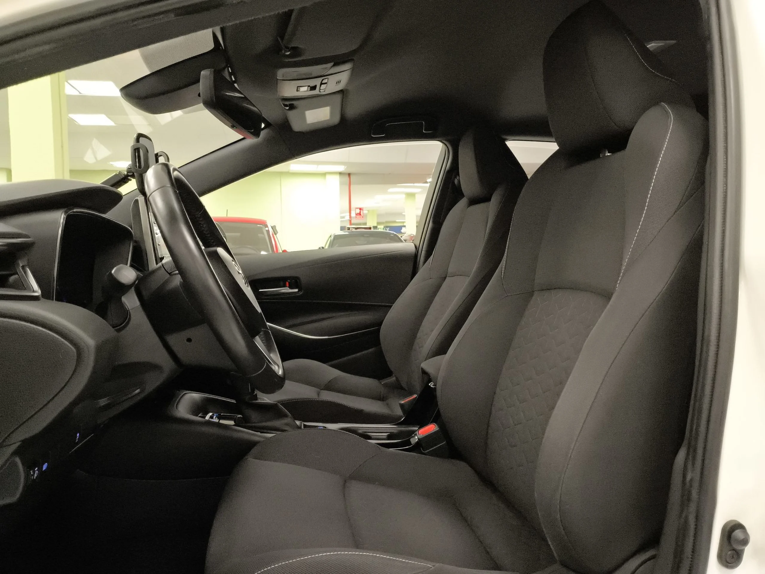 Toyota Corolla 125H Active E-CVT 90 kW (122 CV) - Foto 8