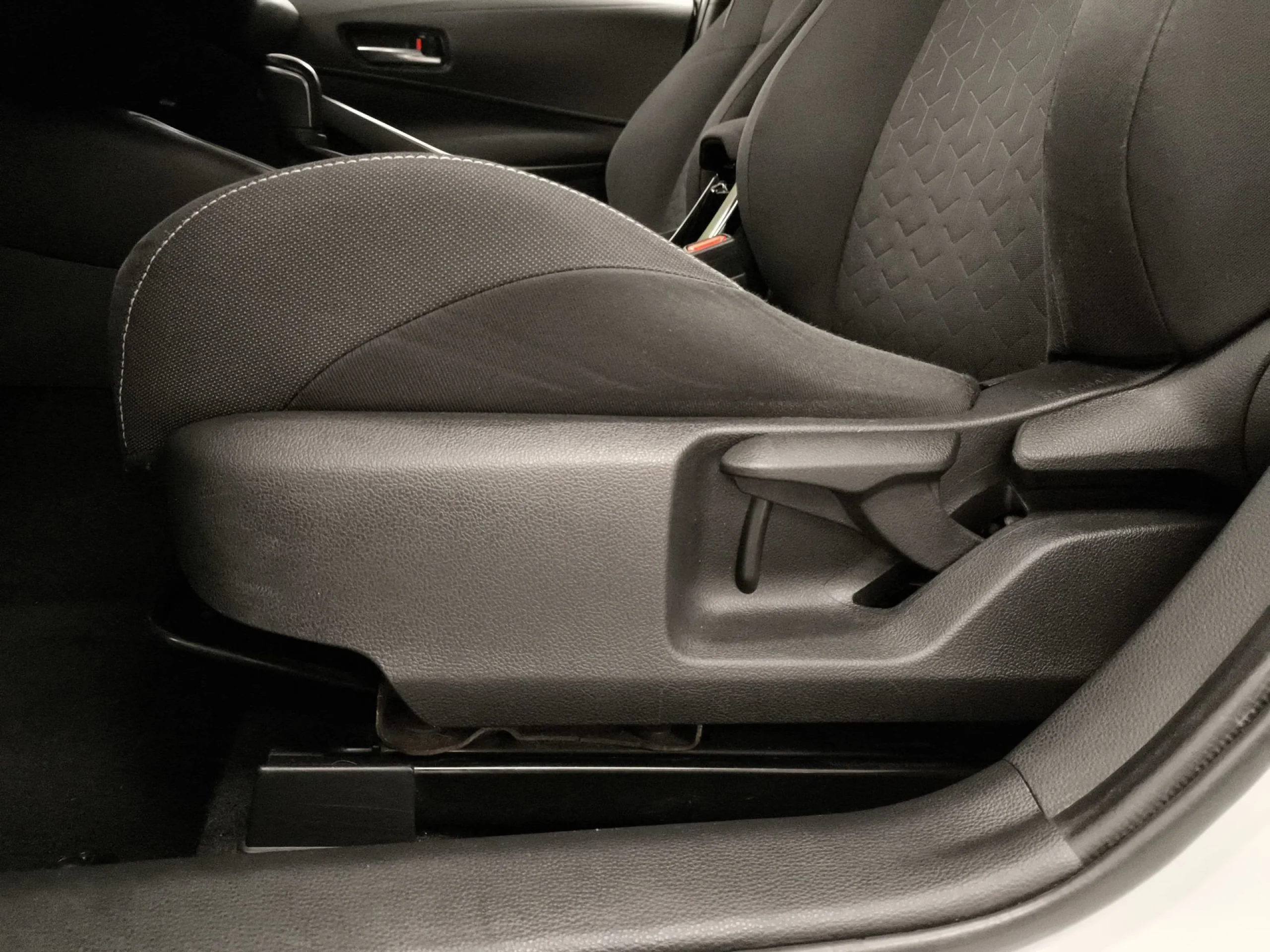 Toyota Corolla 125H Active E-CVT 90 kW (122 CV) - Foto 9