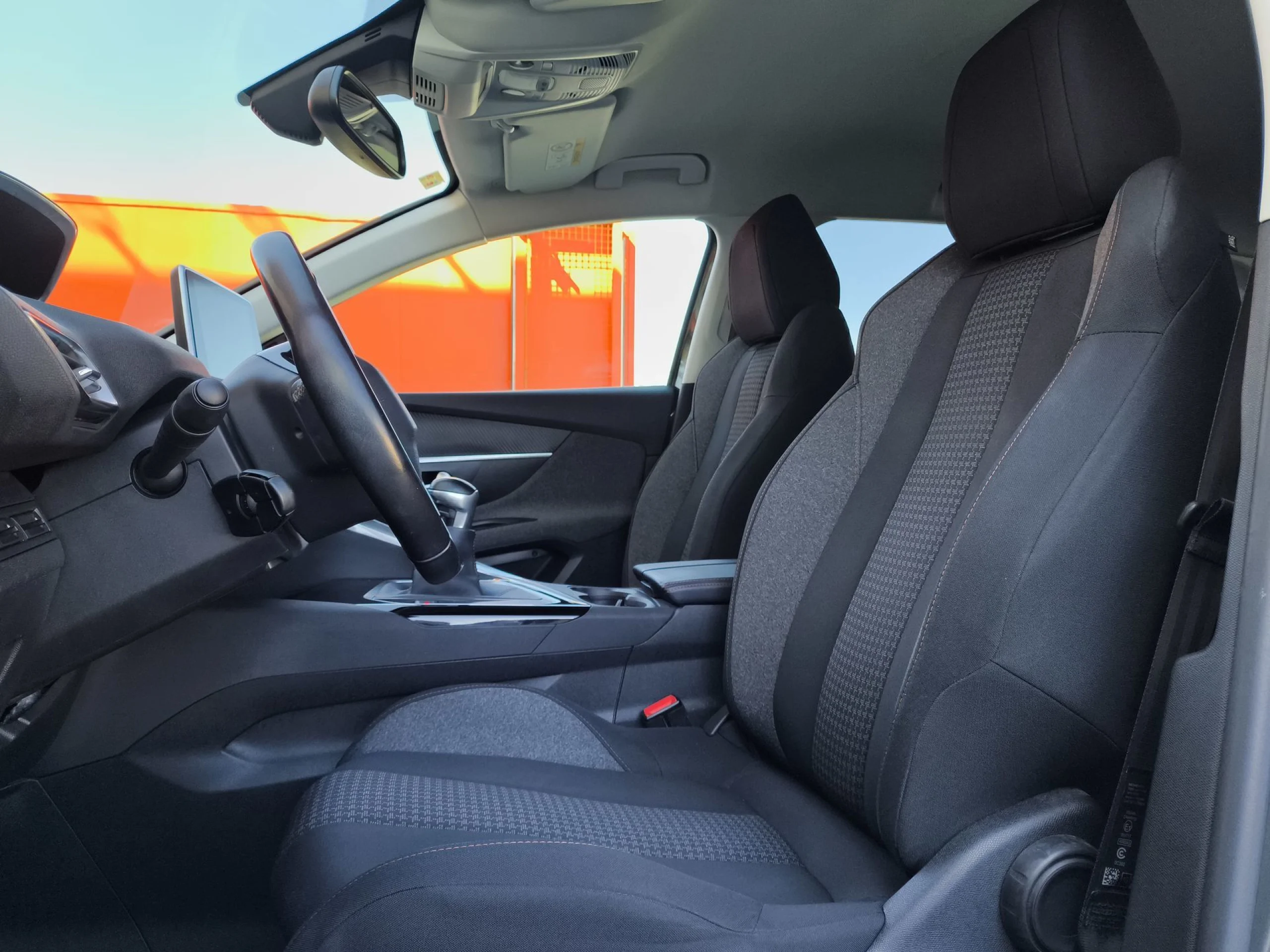 Peugeot 3008 PureTech 130 SANDS Active 96 kW (130 CV) - Foto 8