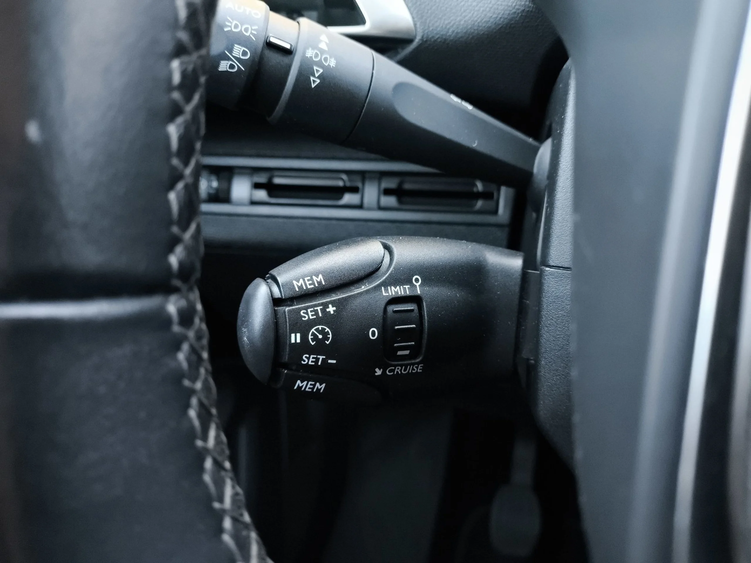 Peugeot 3008 PureTech 130 SANDS Active 96 kW (130 CV) - Foto 12