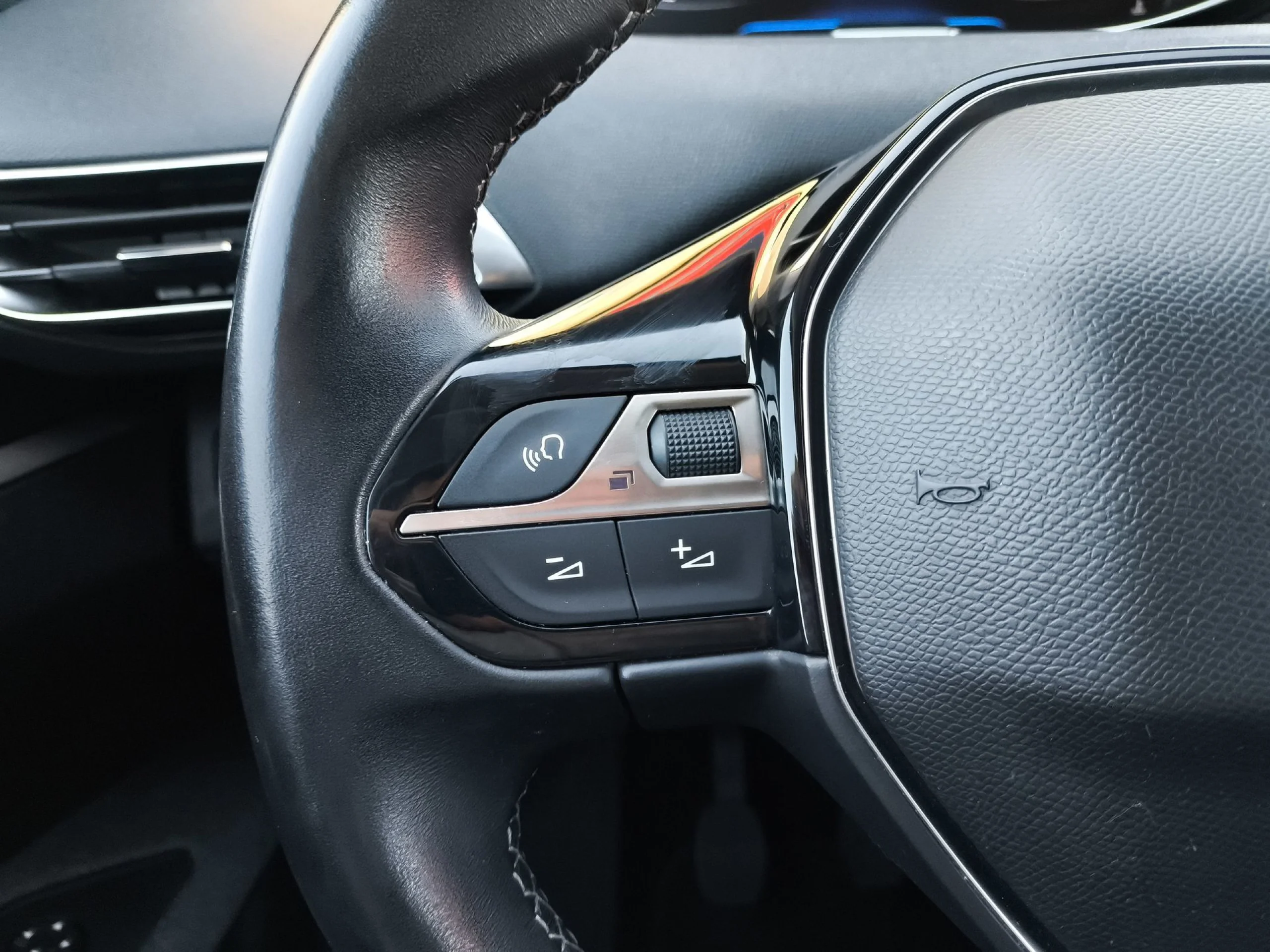 Peugeot 3008 PureTech 130 SANDS Active 96 kW (130 CV) - Foto 14
