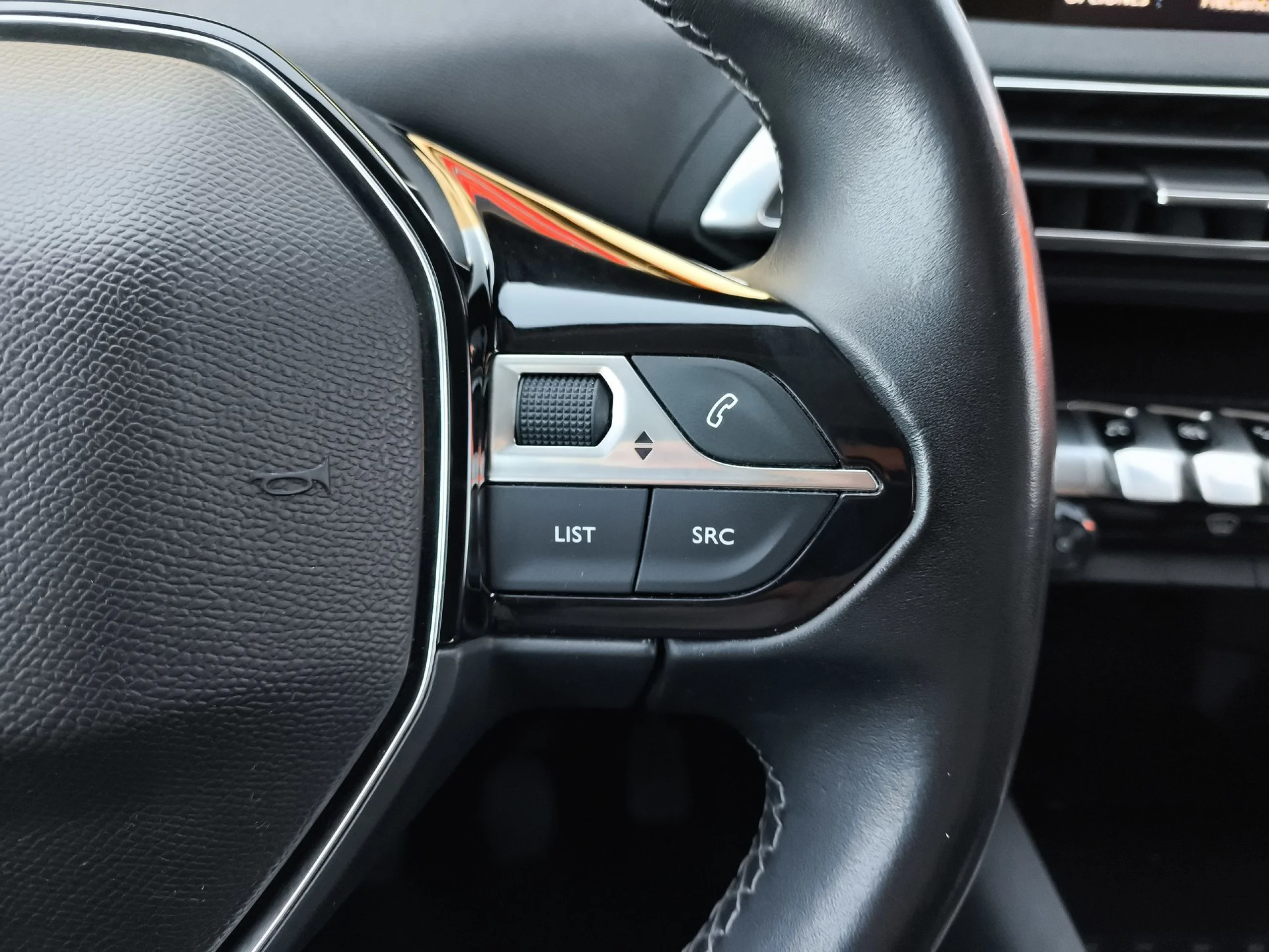 Peugeot 3008 PureTech 130 SANDS Active 96 kW (130 CV) - Foto 15