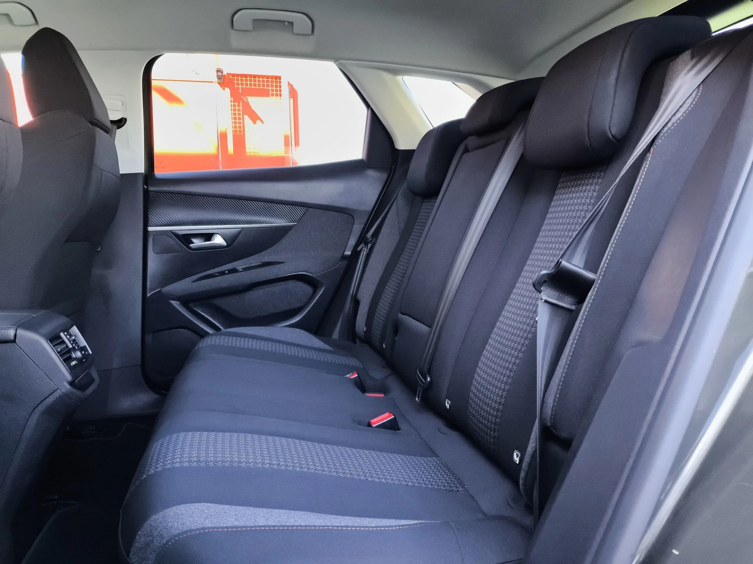 Peugeot 3008 PureTech 130 SANDS Active 96 kW (130 CV) - Foto 25
