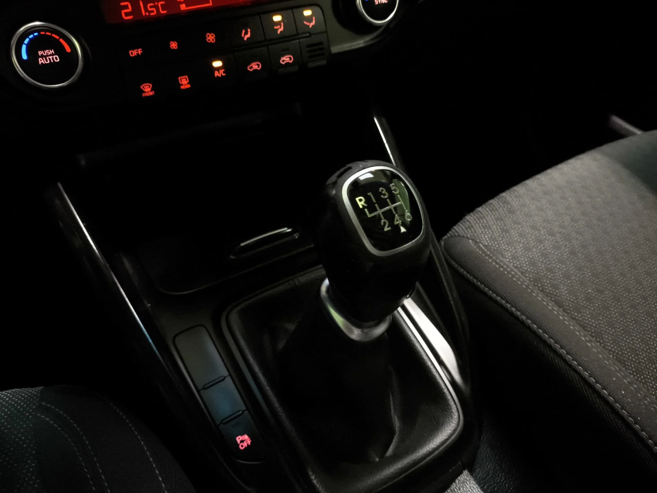 Kia Carens 1.6 GDi Drive 99 kW (135 CV) - Foto 19