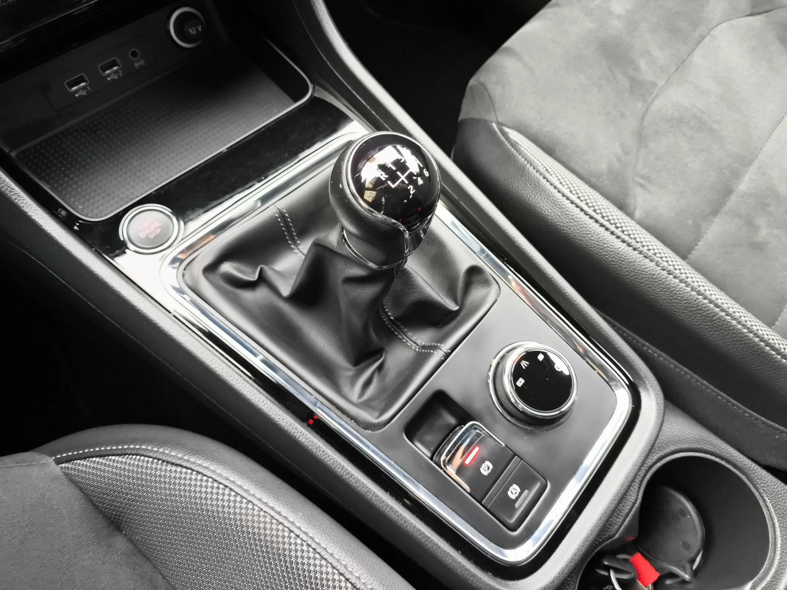 Seat Ateca 1.5 TSI SANDS Xcellence Edition 110 kW (150 CV) - Foto 17