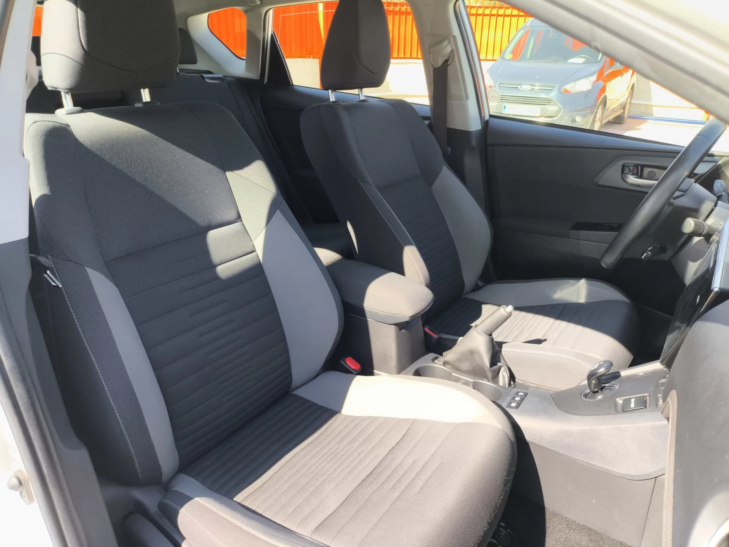 Toyota Auris 140H Hybrid Advance 100 kW (136 CV) - Foto 20