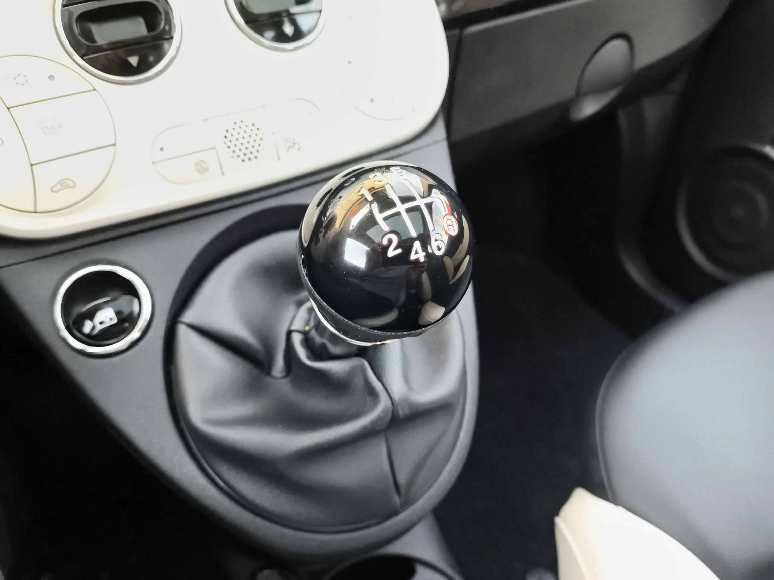 Fiat 500 1.0 Hybrid Dolcevita 51 kW (70 CV) - Foto 22