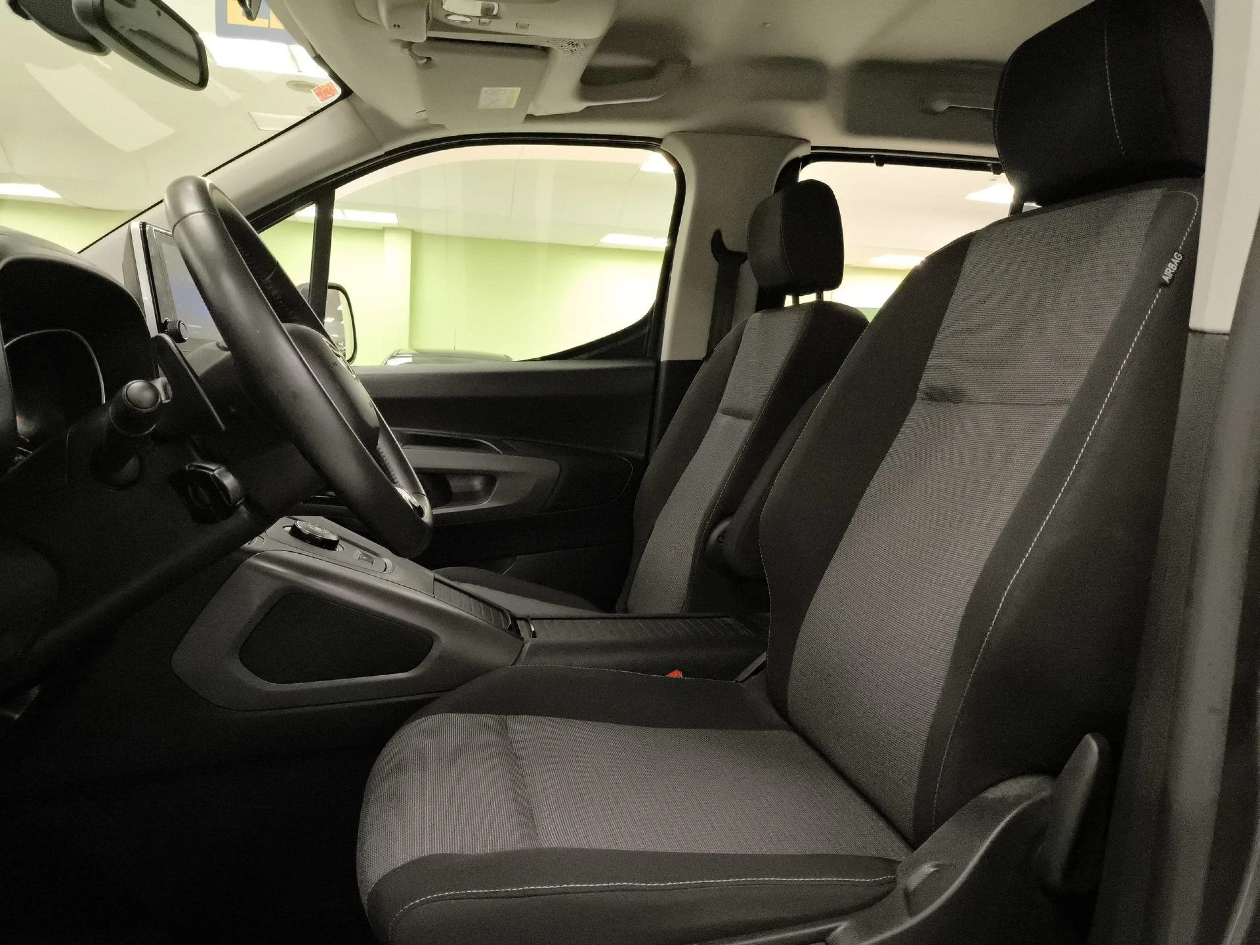 Toyota Proace City Verso 1.2 Family Active L1 Auto 96 kW (131 CV) - Foto 8