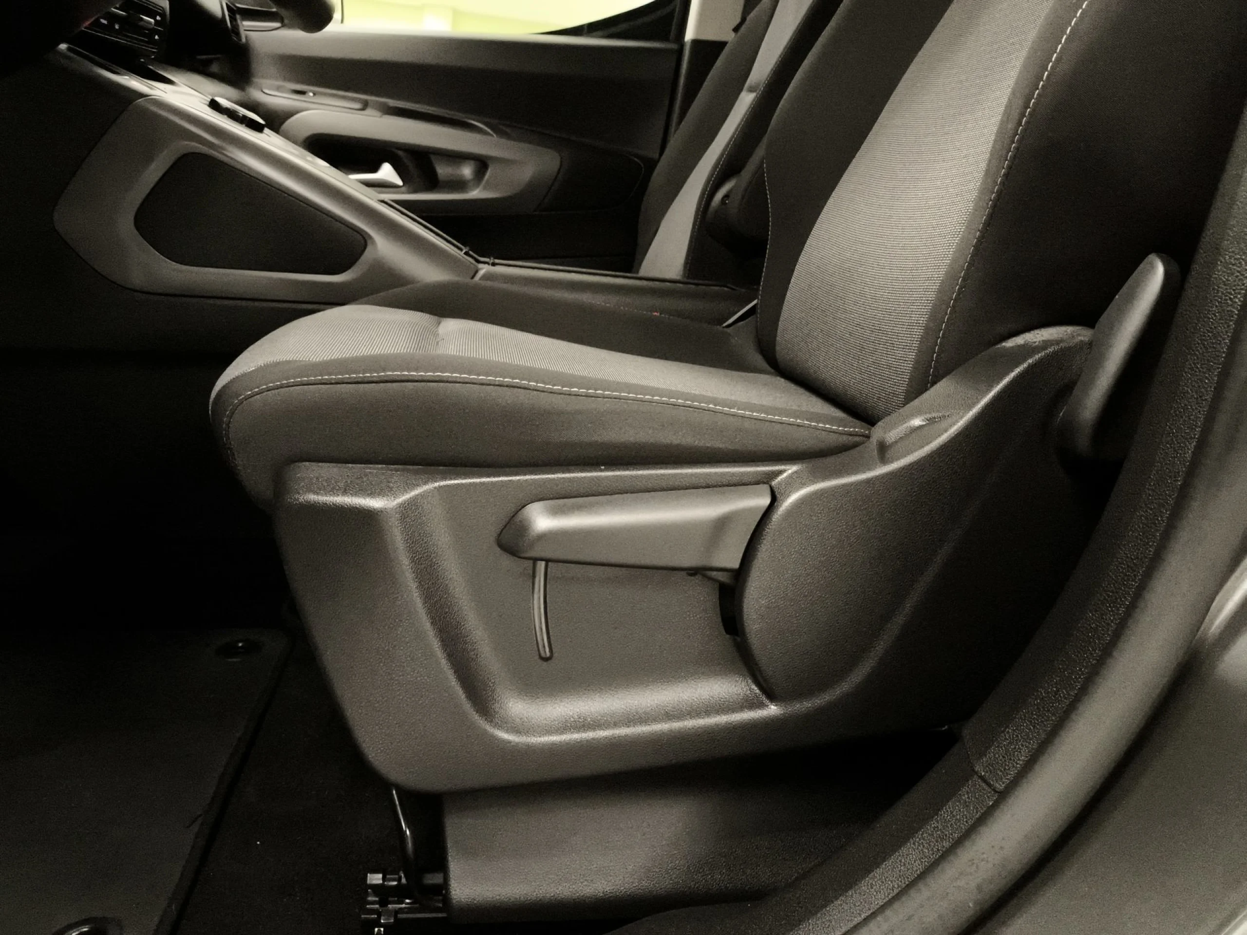 Toyota Proace City Verso 1.2 Family Active L1 Auto 96 kW (131 CV) - Foto 9