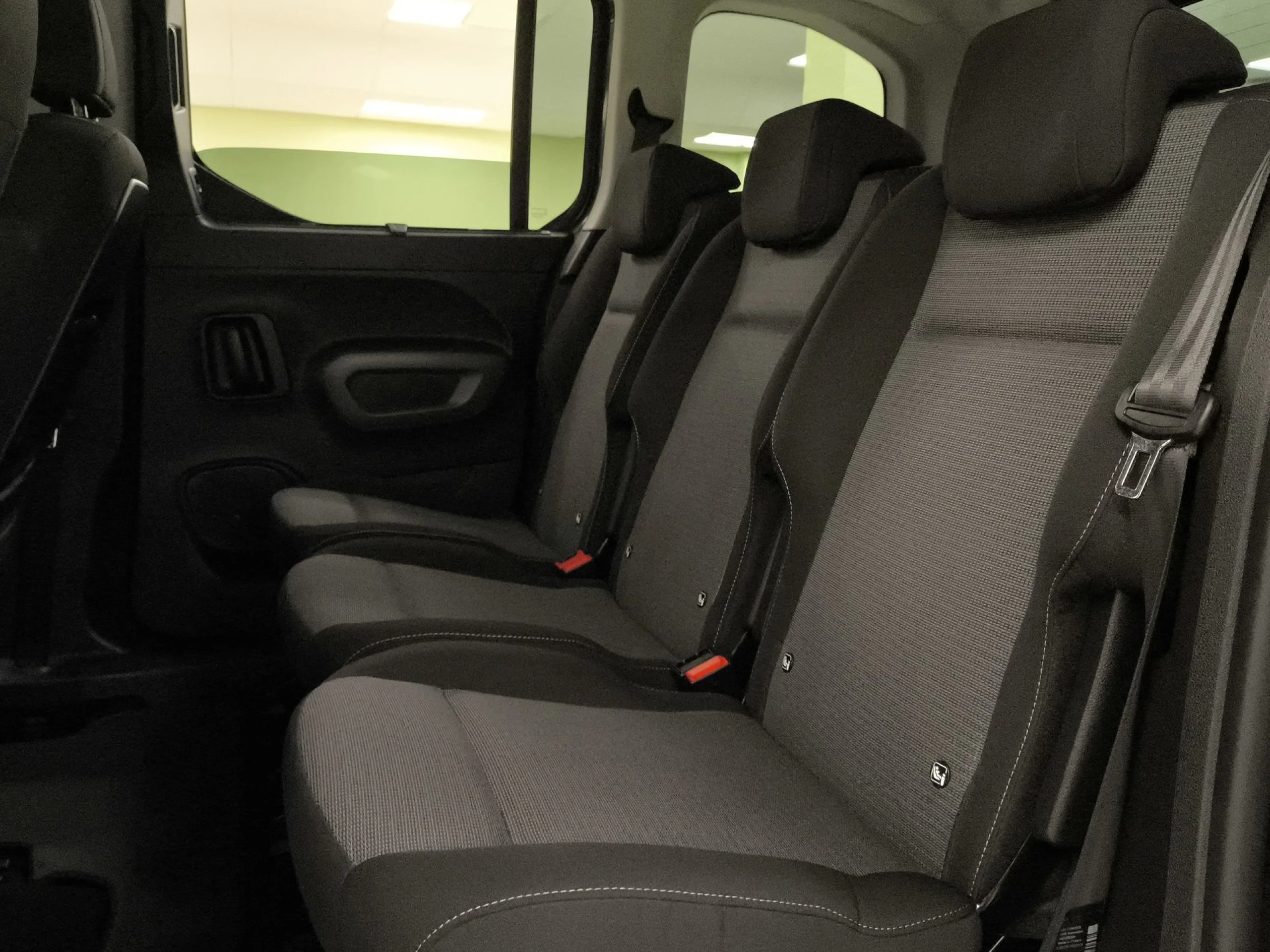 Toyota Proace City Verso 1.2 Family Active L1 Auto 96 kW (131 CV) - Foto 22