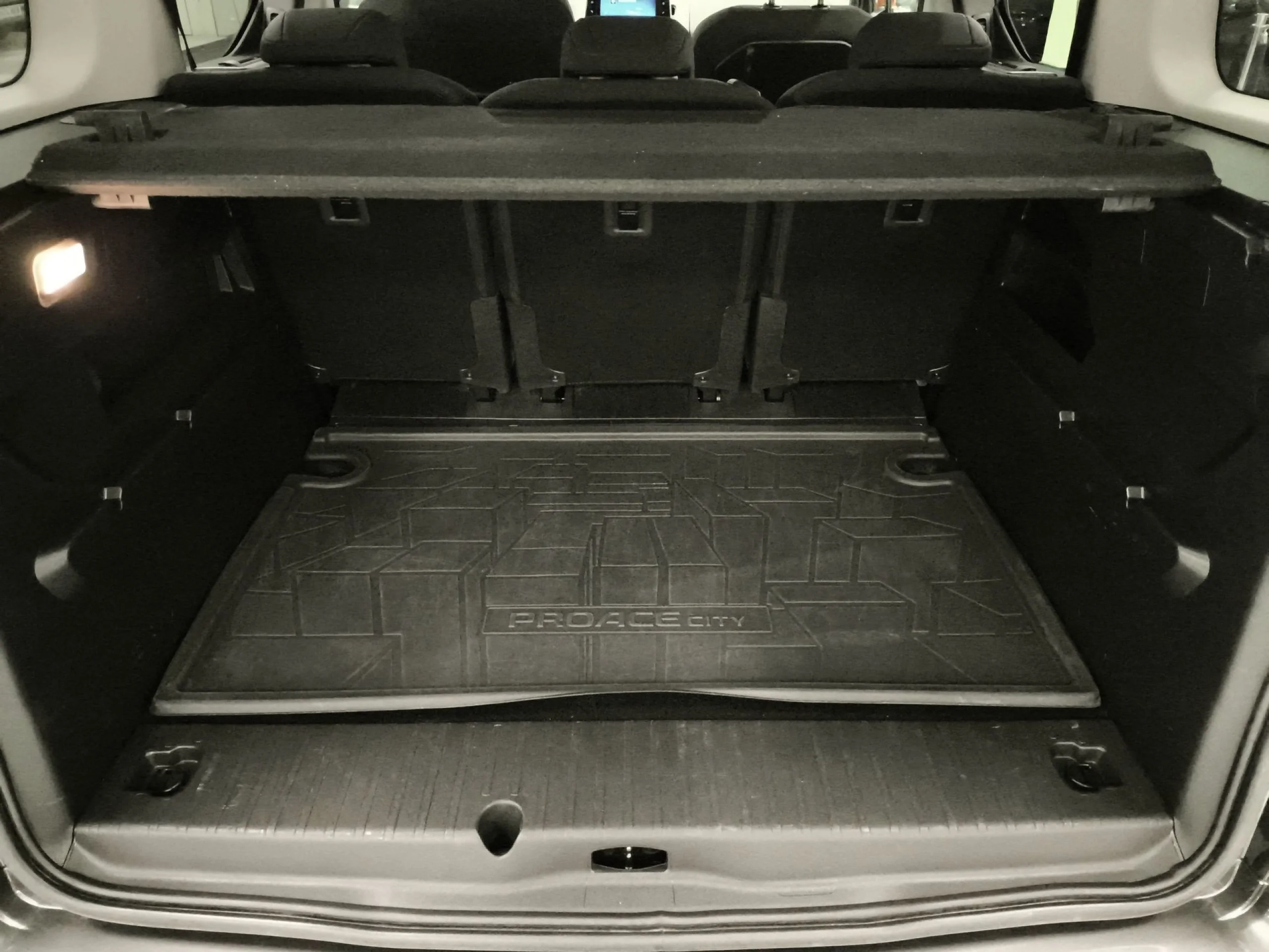 Toyota Proace City Verso 1.2 Family Active L1 Auto 96 kW (131 CV) - Foto 25