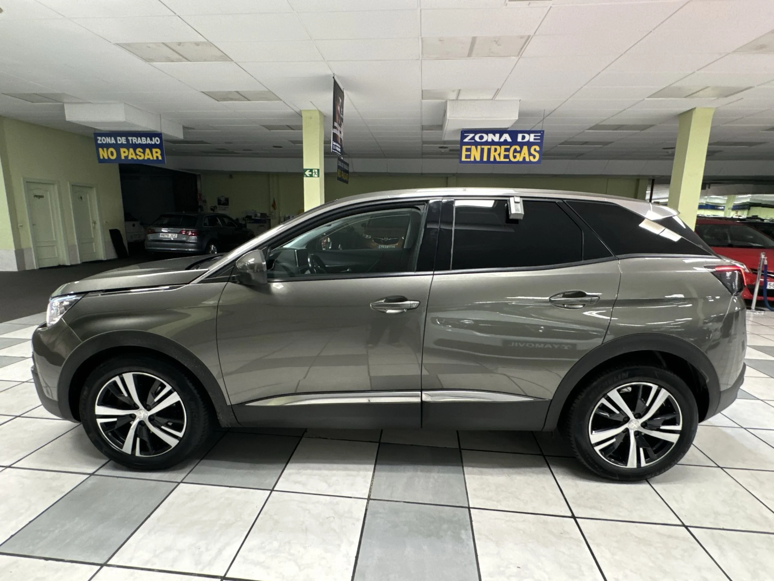 Peugeot 3008 PureTech 130 SANDS Allure 96 kW (130 CV) - Foto 4