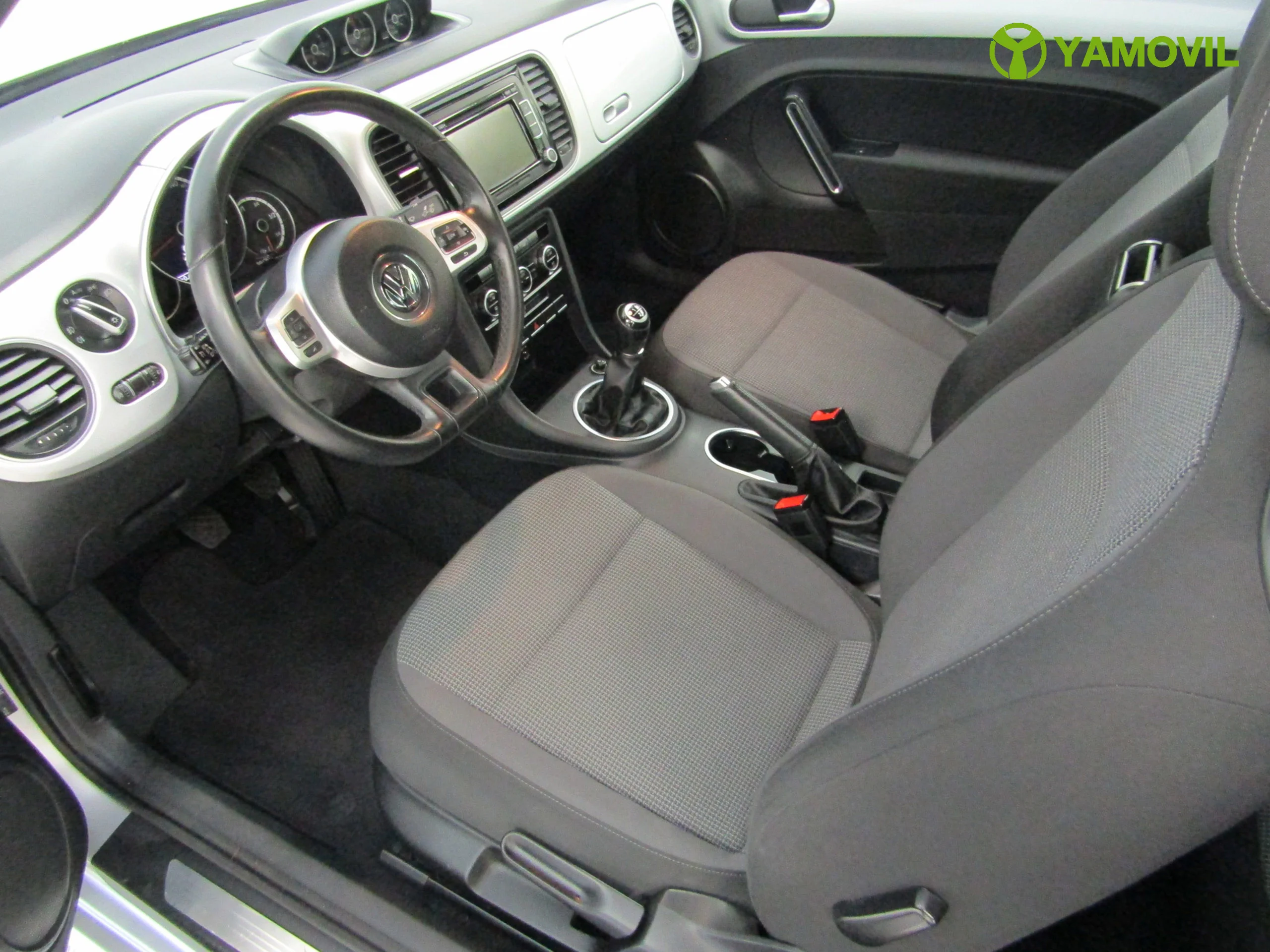 Volkswagen New Beetle 1.6TDI 105CV DESIGN BETTLEMANIA - Foto 14