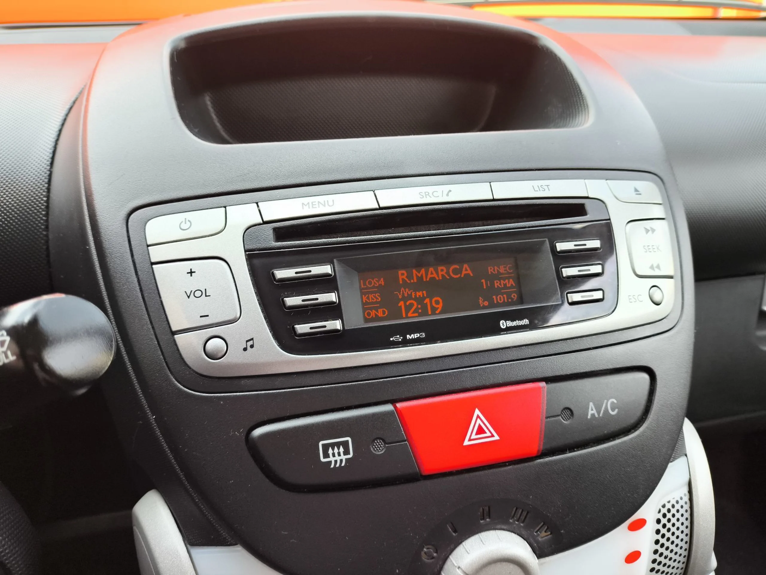 Toyota Aygo 70 City 50 kW (68 CV) - Foto 17