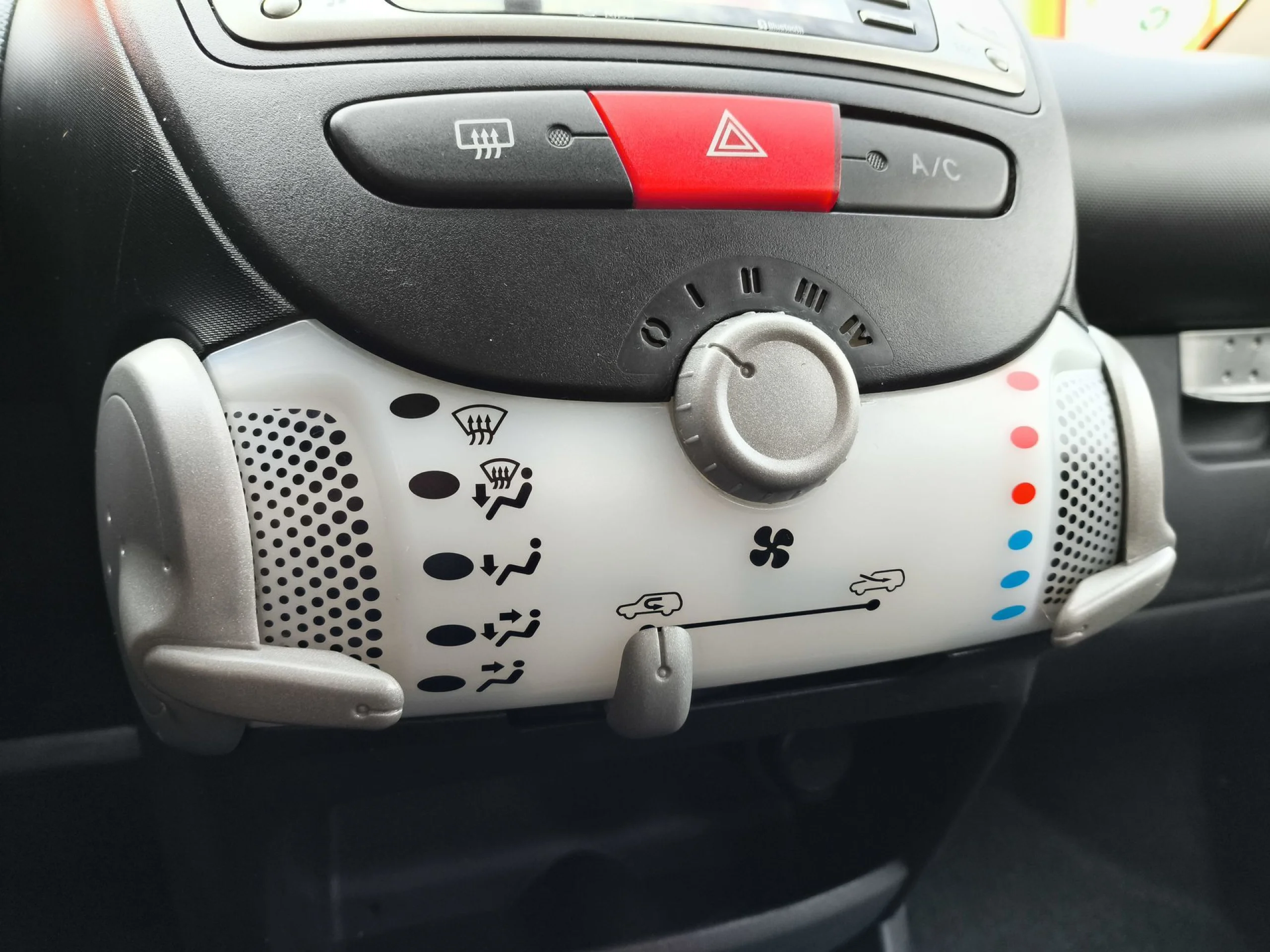 Toyota Aygo 70 City 50 kW (68 CV) - Foto 18