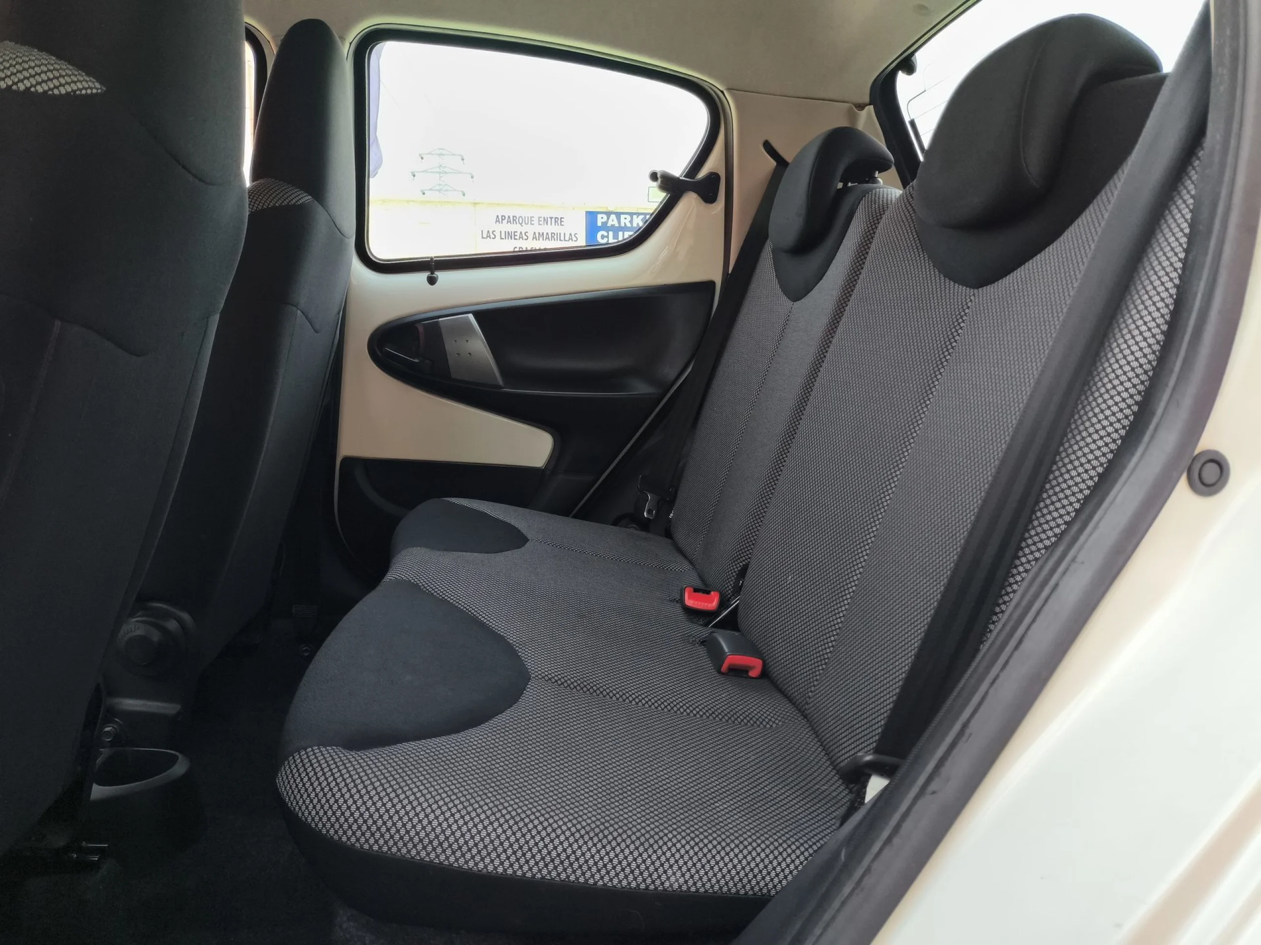 Toyota Aygo 70 City 50 kW (68 CV) - Foto 20