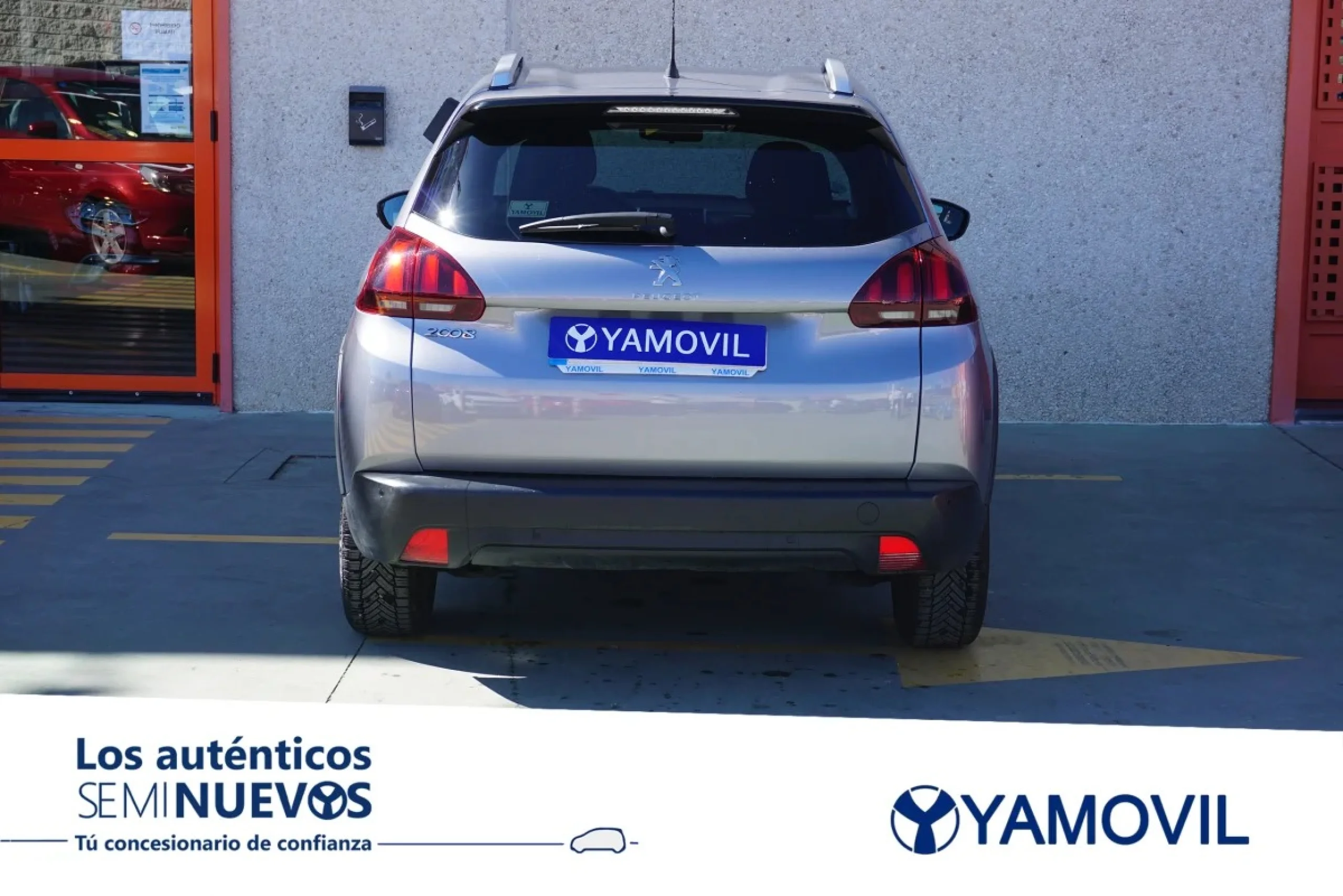 Peugeot 2008 SUV PureTech Signature 60 kW (82 CV) - Foto 5