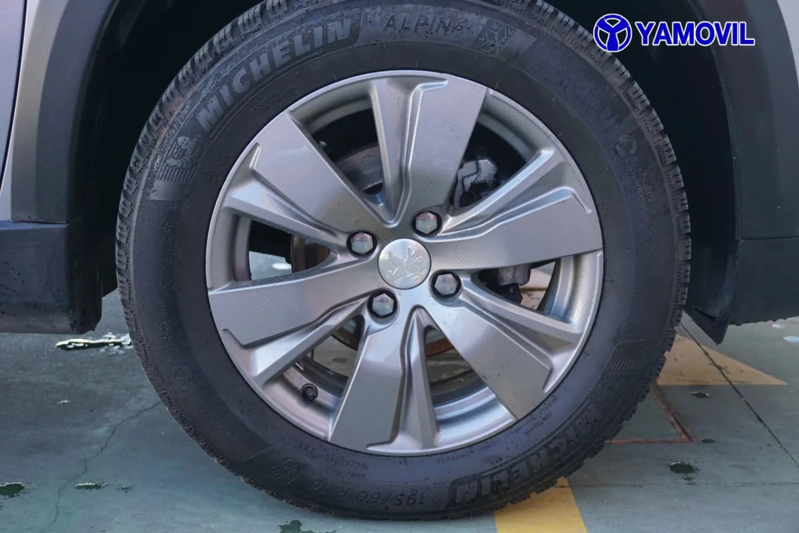 Peugeot 2008 SUV PureTech Signature 60 kW (82 CV) - Foto 9