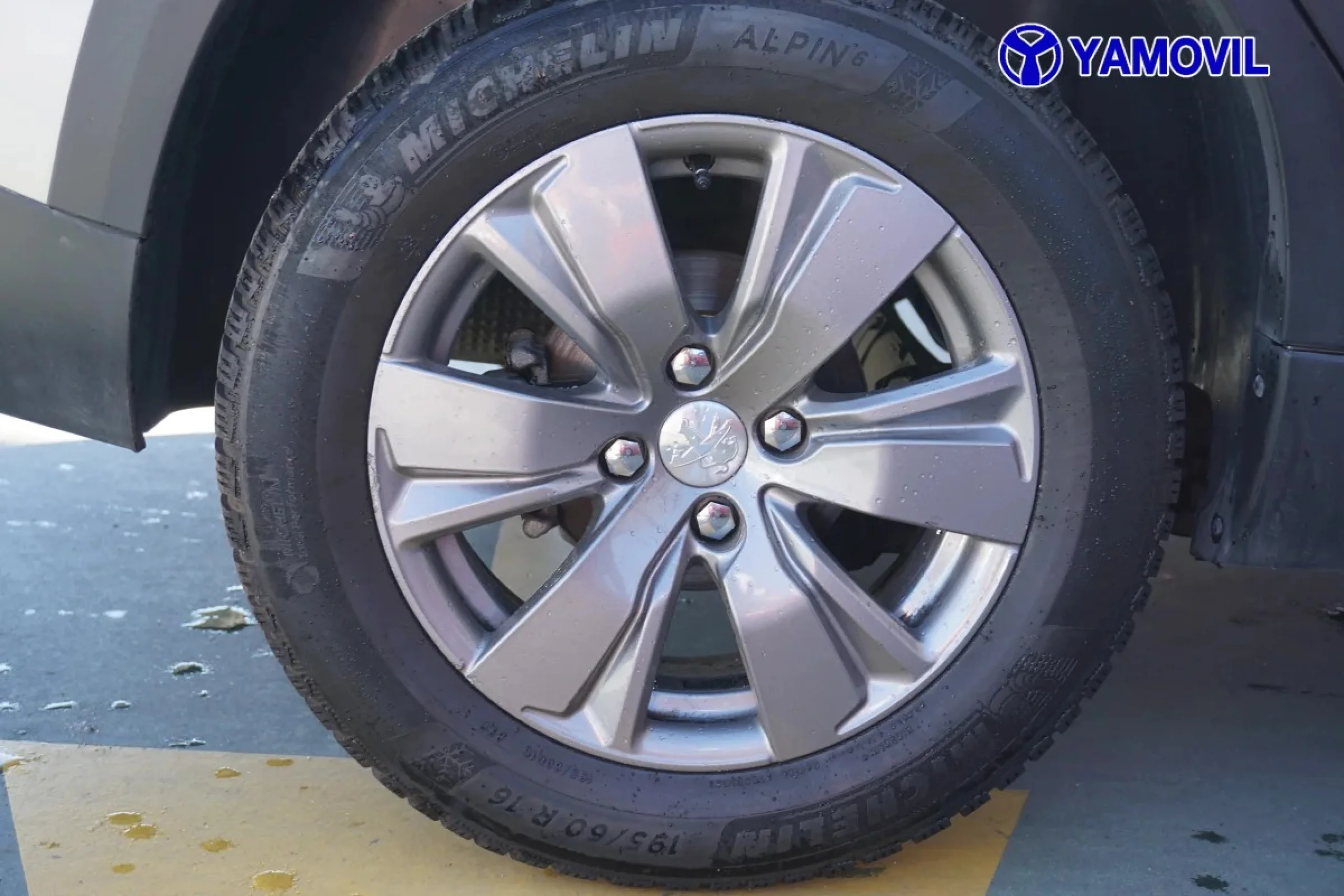 Peugeot 2008 SUV PureTech Signature 60 kW (82 CV) - Foto 10