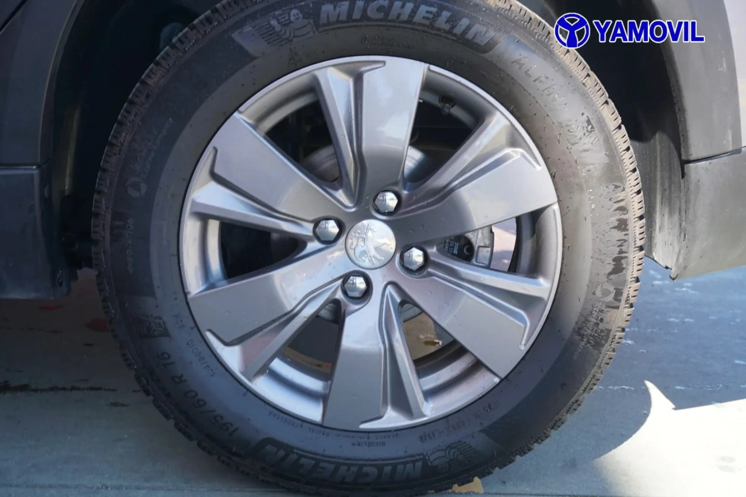 Peugeot 2008 SUV PureTech Signature 60 kW (82 CV) - Foto 11