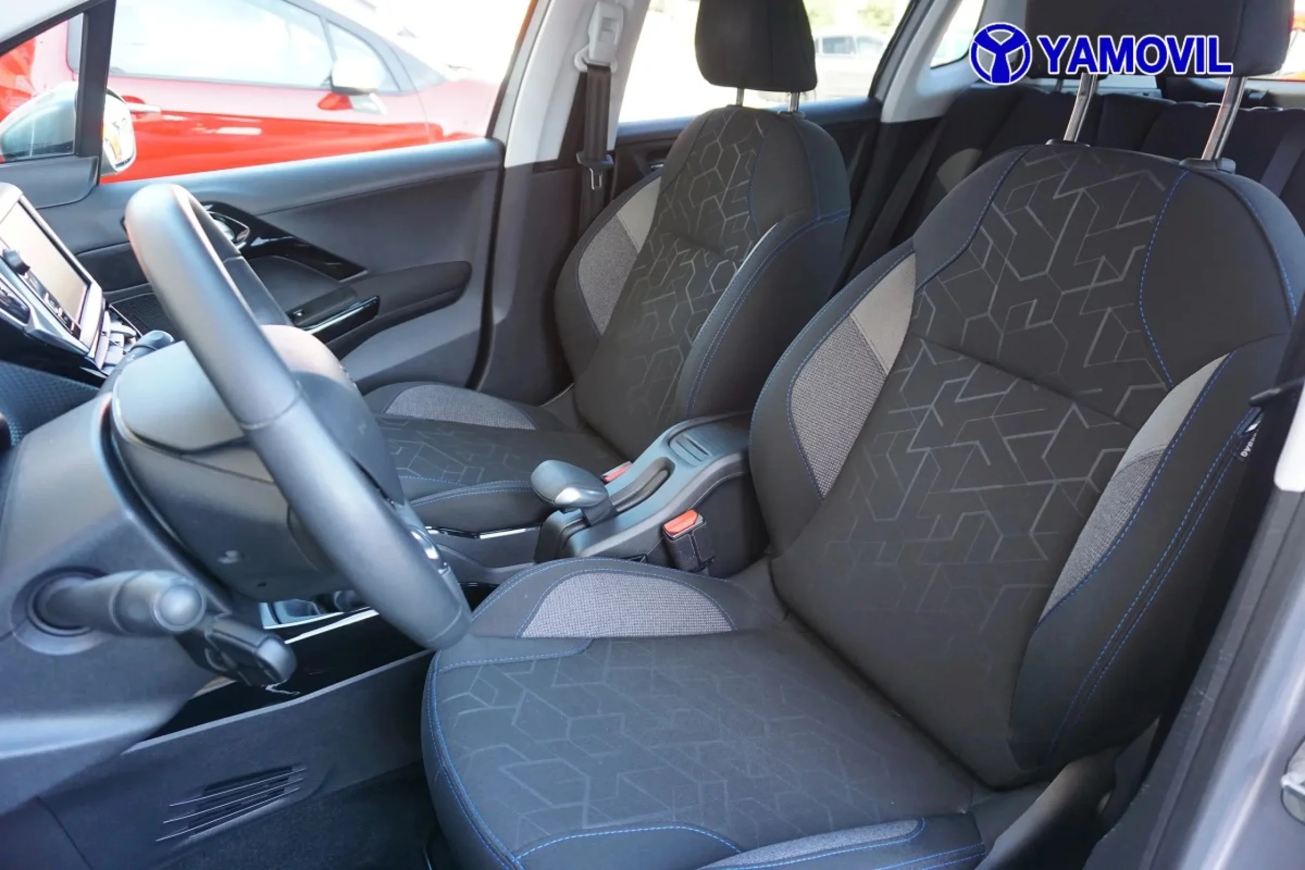Peugeot 2008 SUV PureTech Signature 60 kW (82 CV) - Foto 13