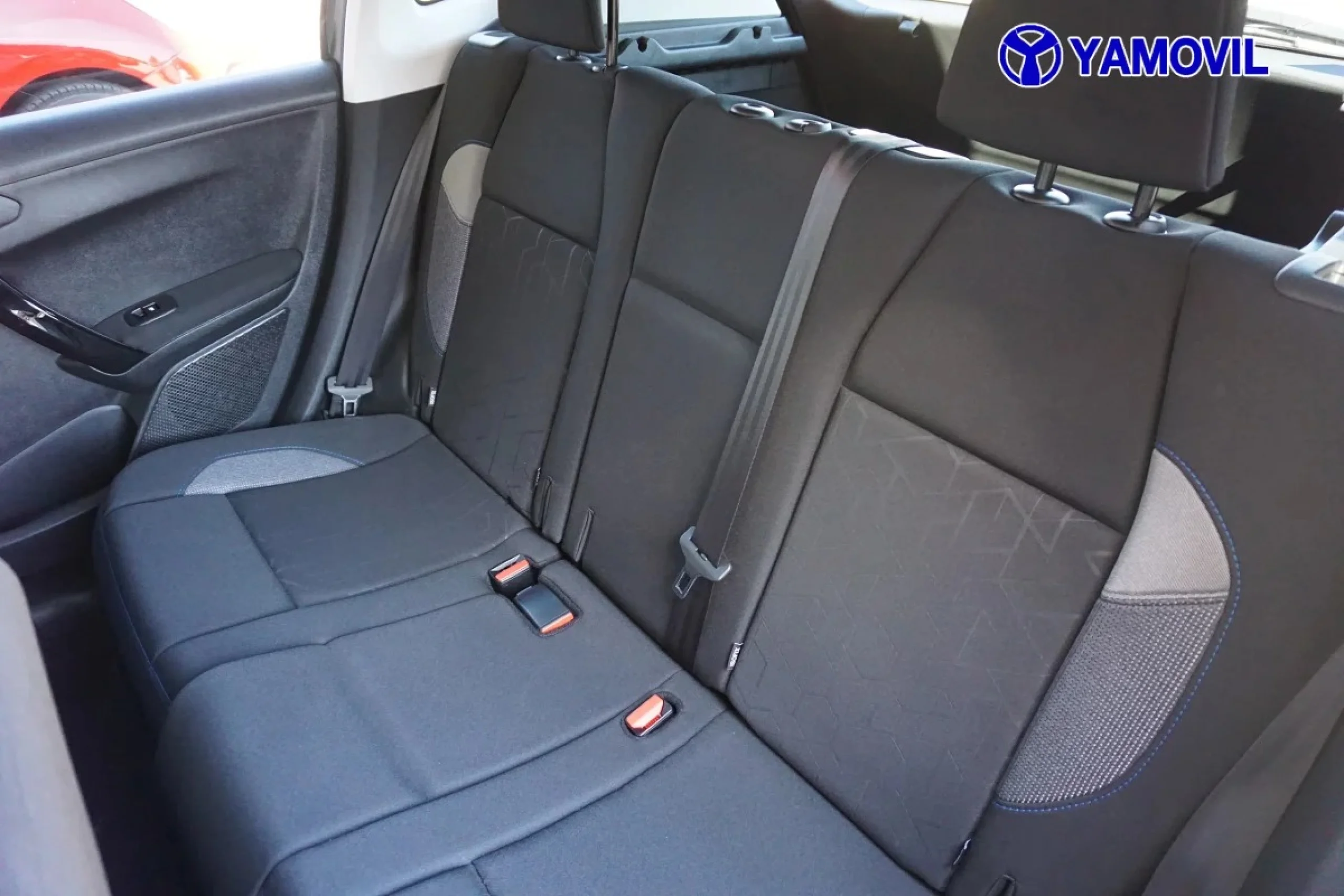 Peugeot 2008 SUV PureTech Signature 60 kW (82 CV) - Foto 14